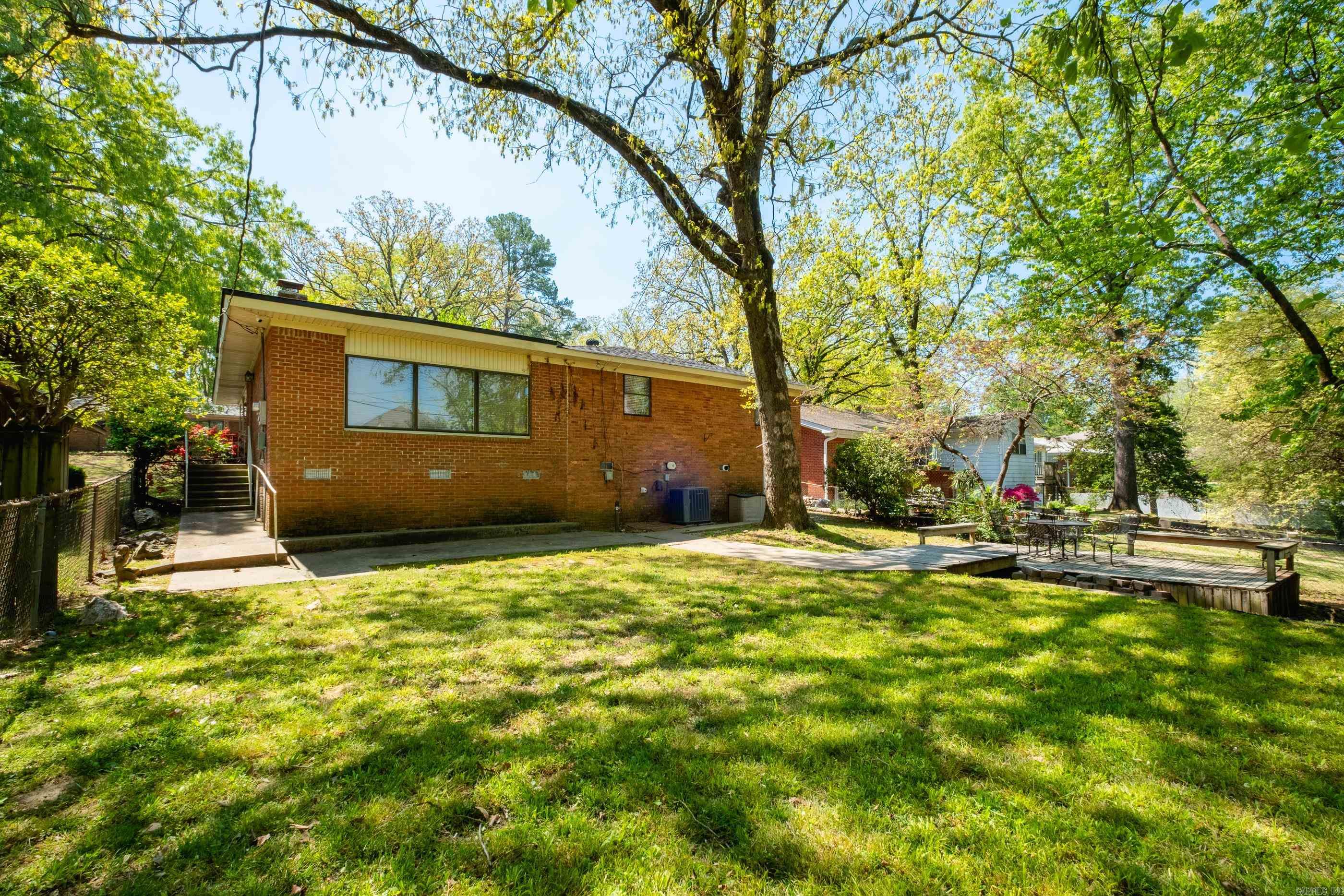 BRIARWOOD - Residential