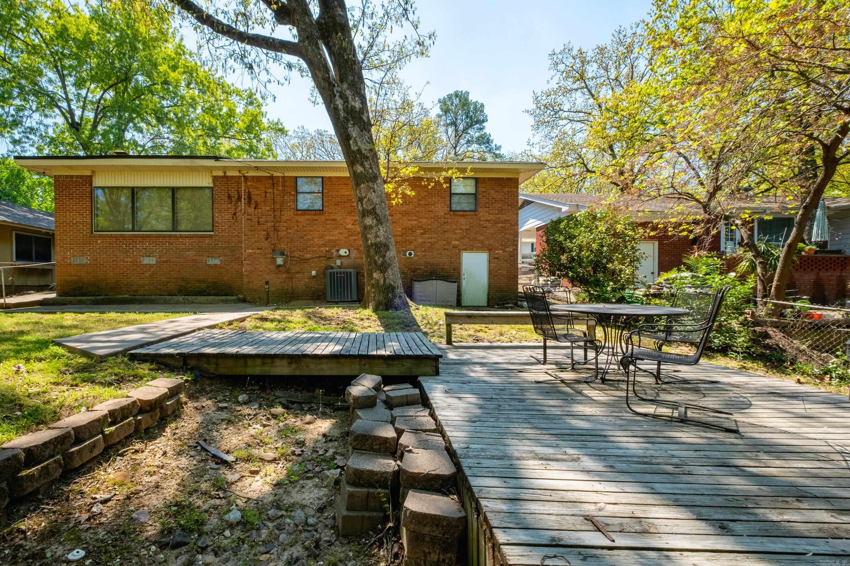 BRIARWOOD - Residential