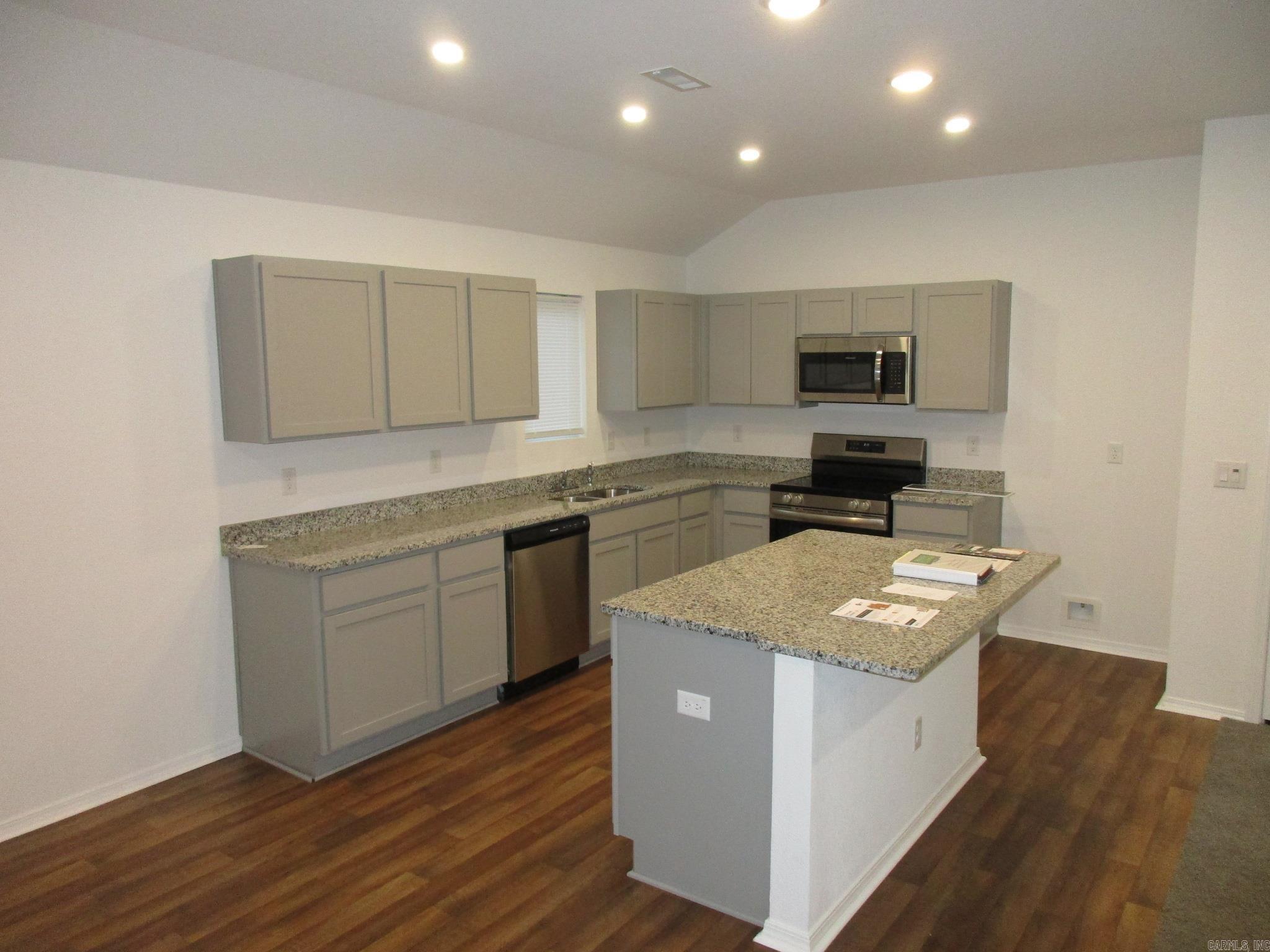 ARKANSAS HGTS - Residential