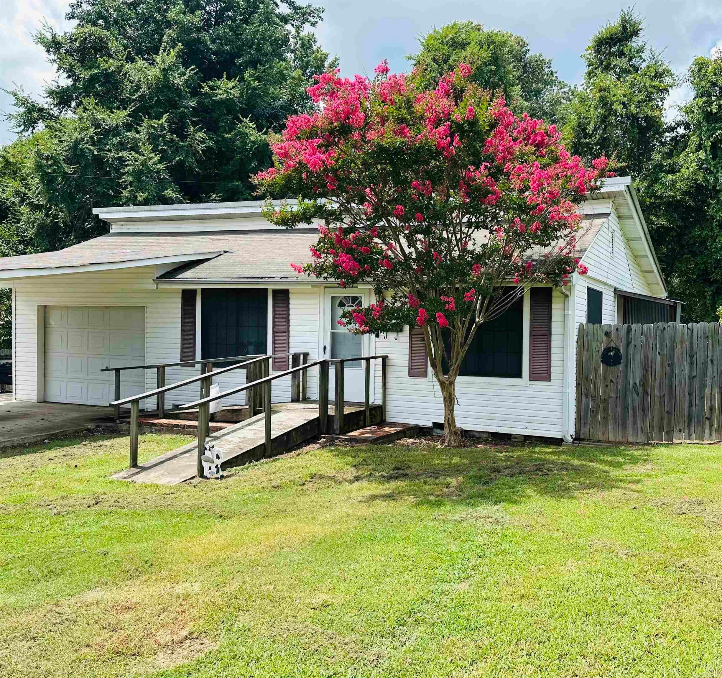 This charming 2-bedroom, 1-bath home is nestled on a quiet dead-end lane just off Jones Rd. Inside, you’ll find oversized bedrooms and a spacious bathroom for extra comfort. Step outside to enjoy the large deck—perfect for relaxing or entertaining—and take advantage of the one-car garage for convenient parking or extra storage. A cozy retreat with everything you need!