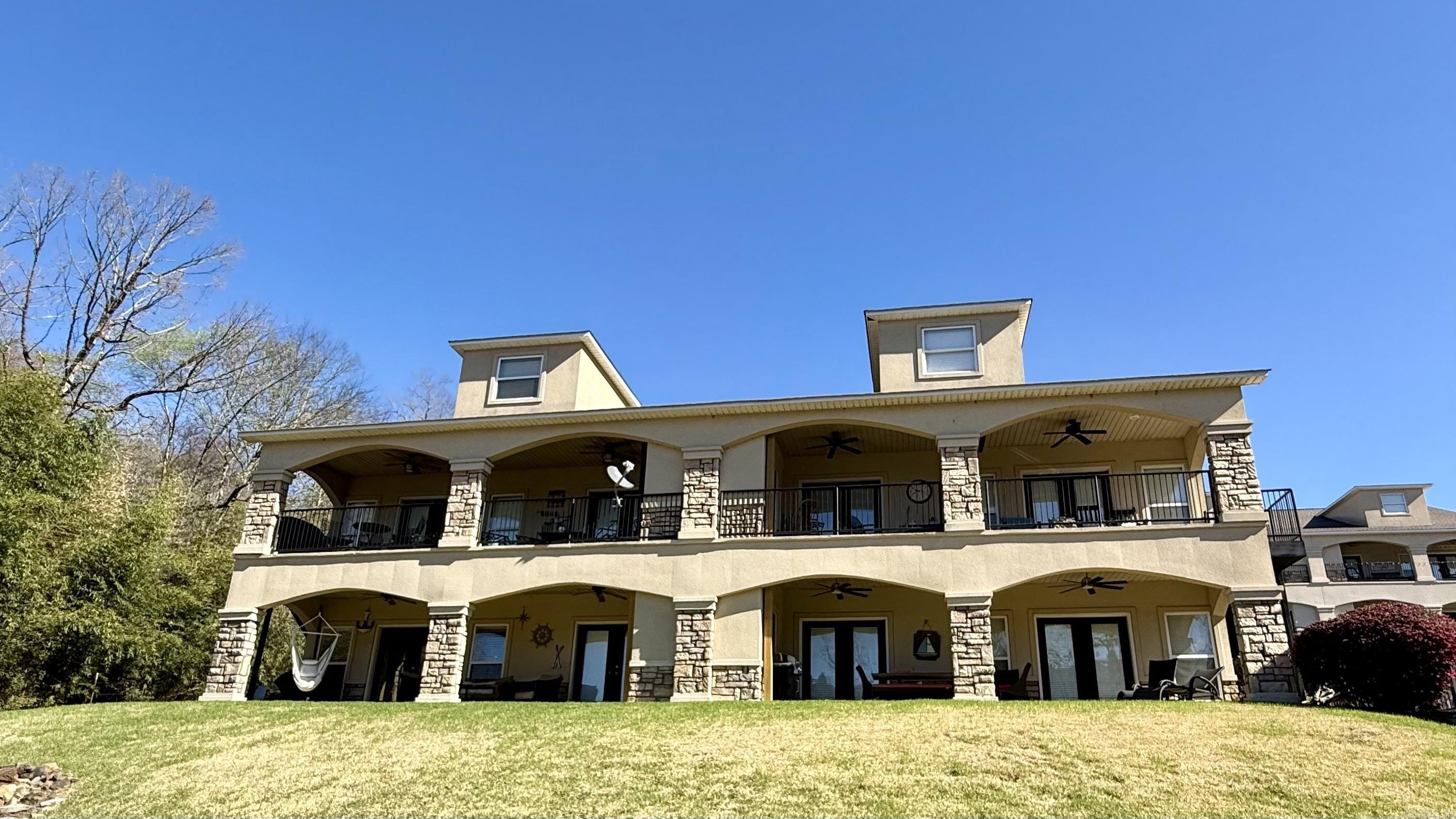 LAKESHORE OAKS HPR - Residential