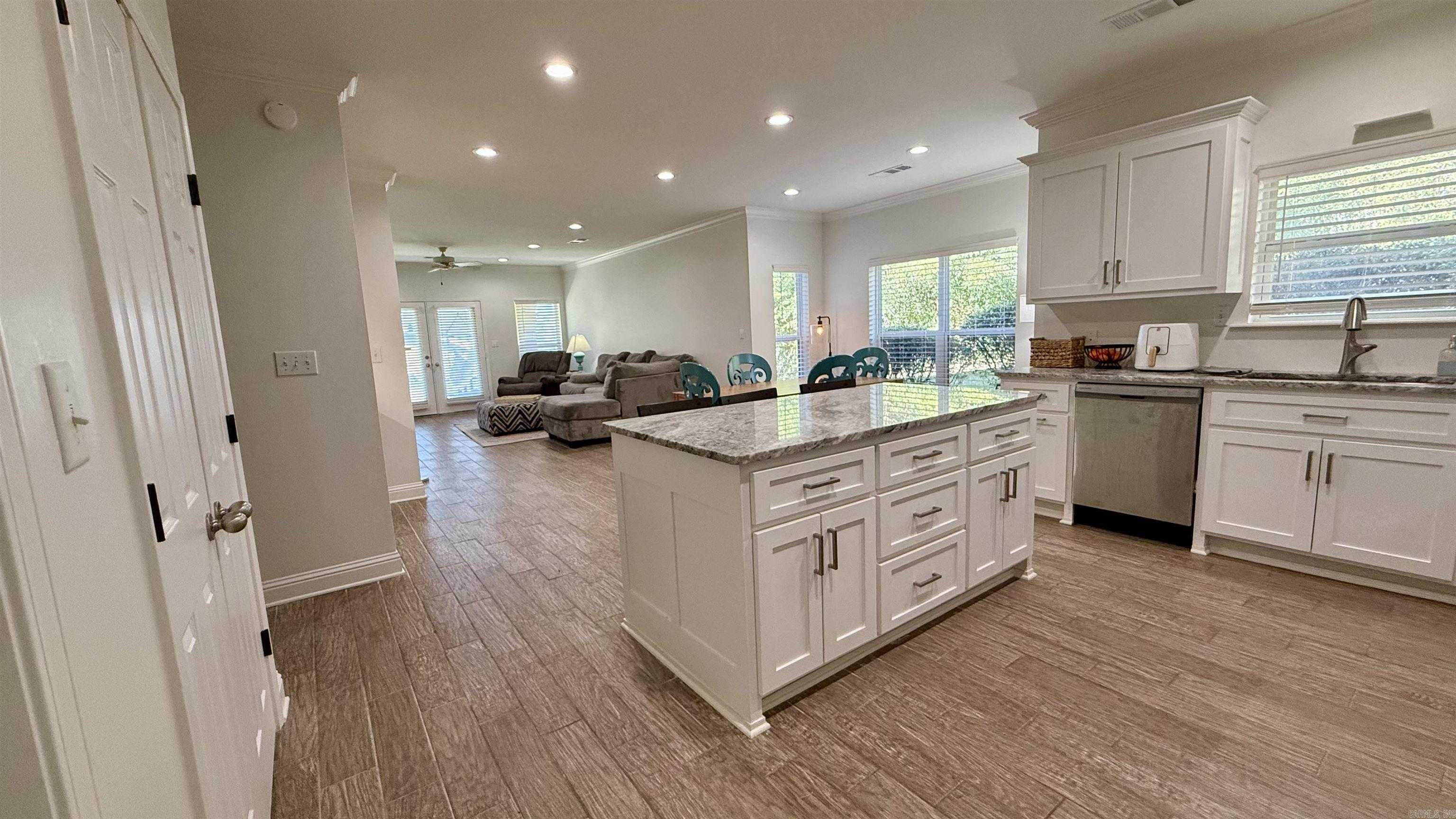 LAKESHORE OAKS HPR - Residential