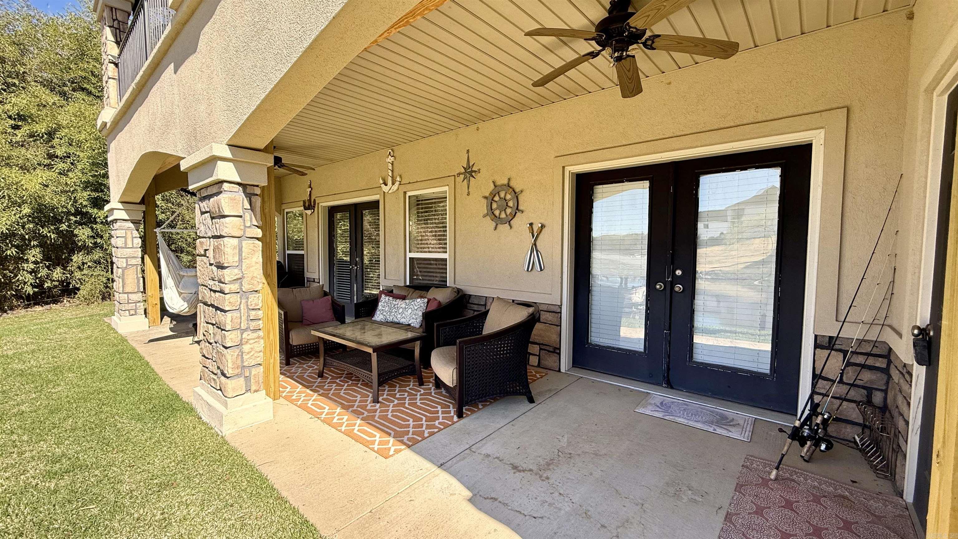 LAKESHORE OAKS HPR - Residential