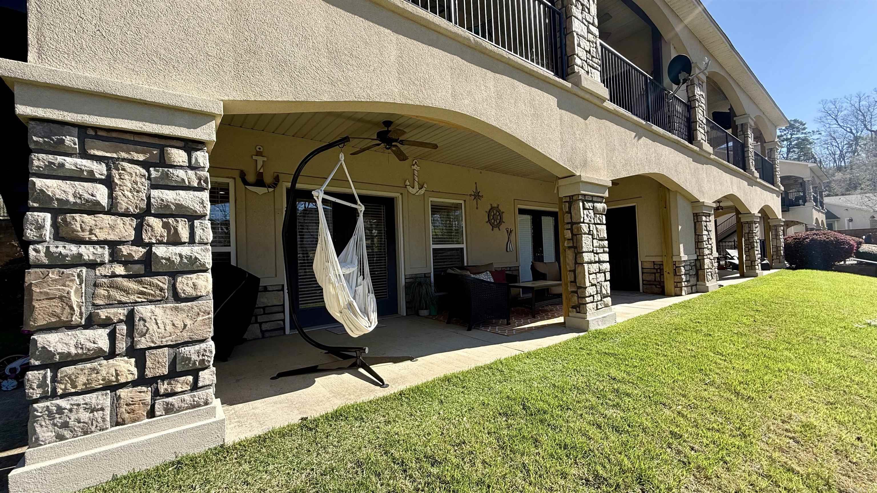 LAKESHORE OAKS HPR - Residential