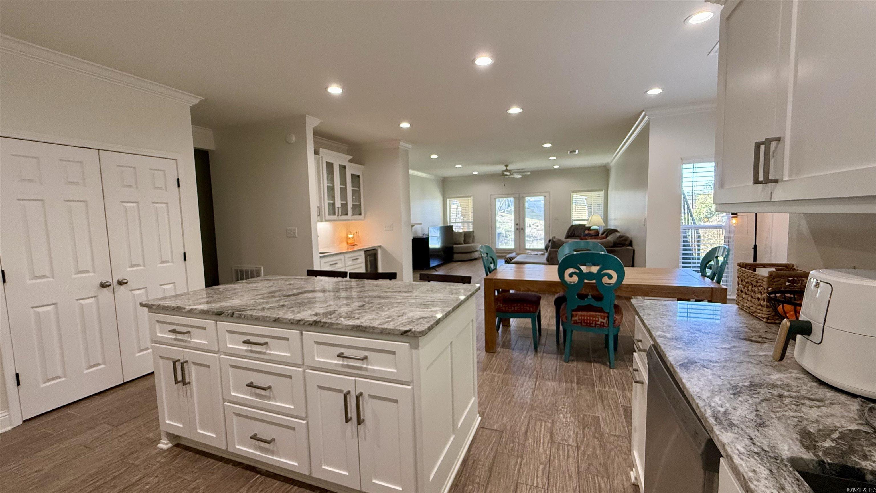 LAKESHORE OAKS HPR - Residential