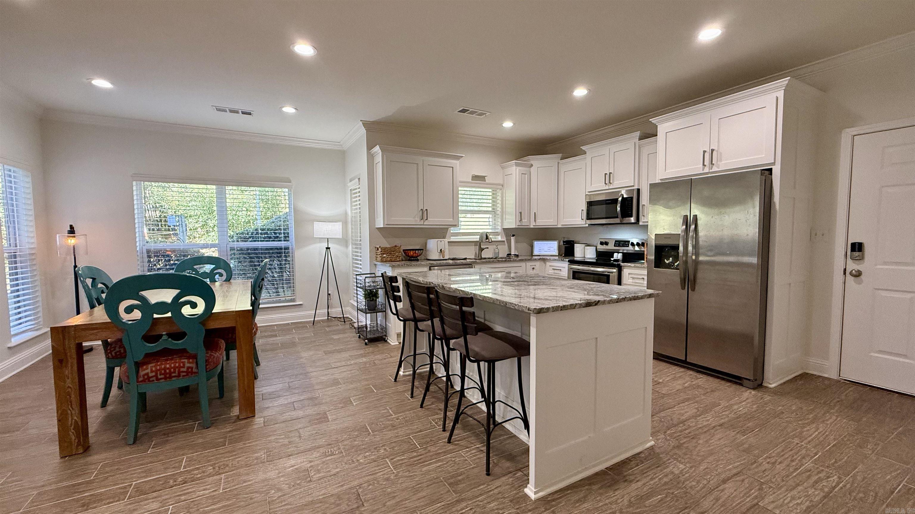 LAKESHORE OAKS HPR - Residential