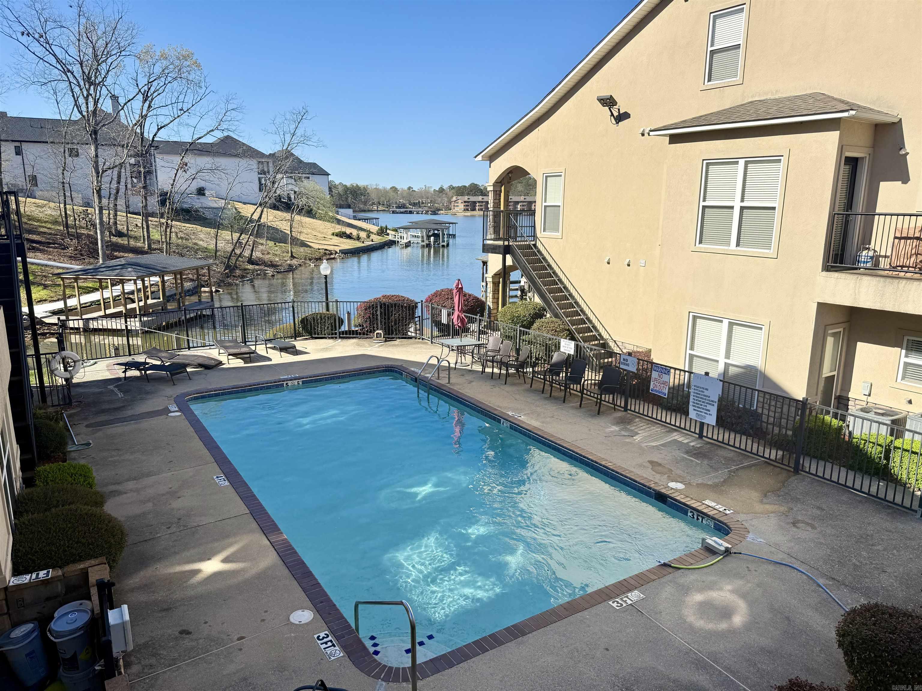 LAKESHORE OAKS HPR - Residential