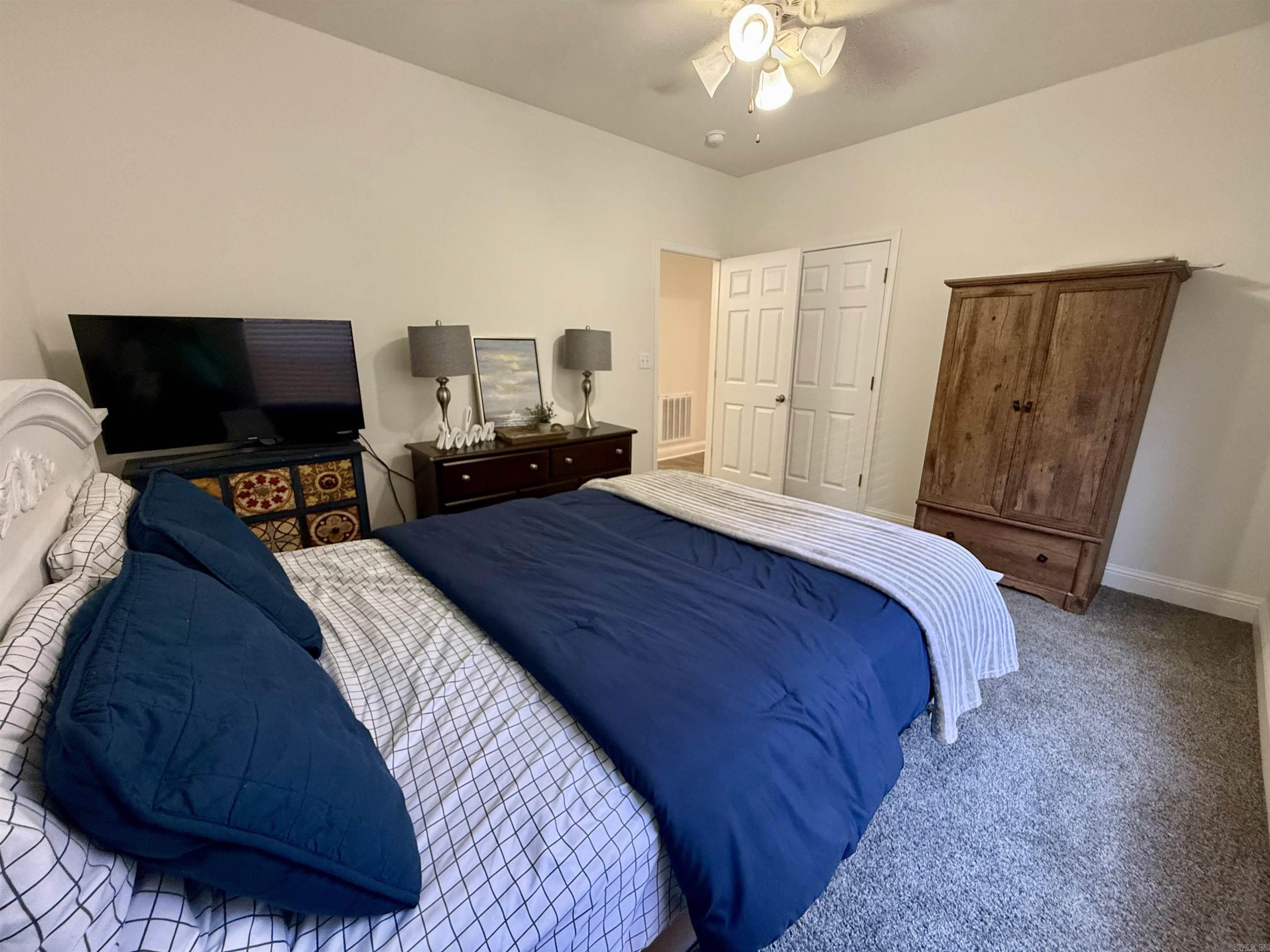 LAKESHORE OAKS HPR - Residential