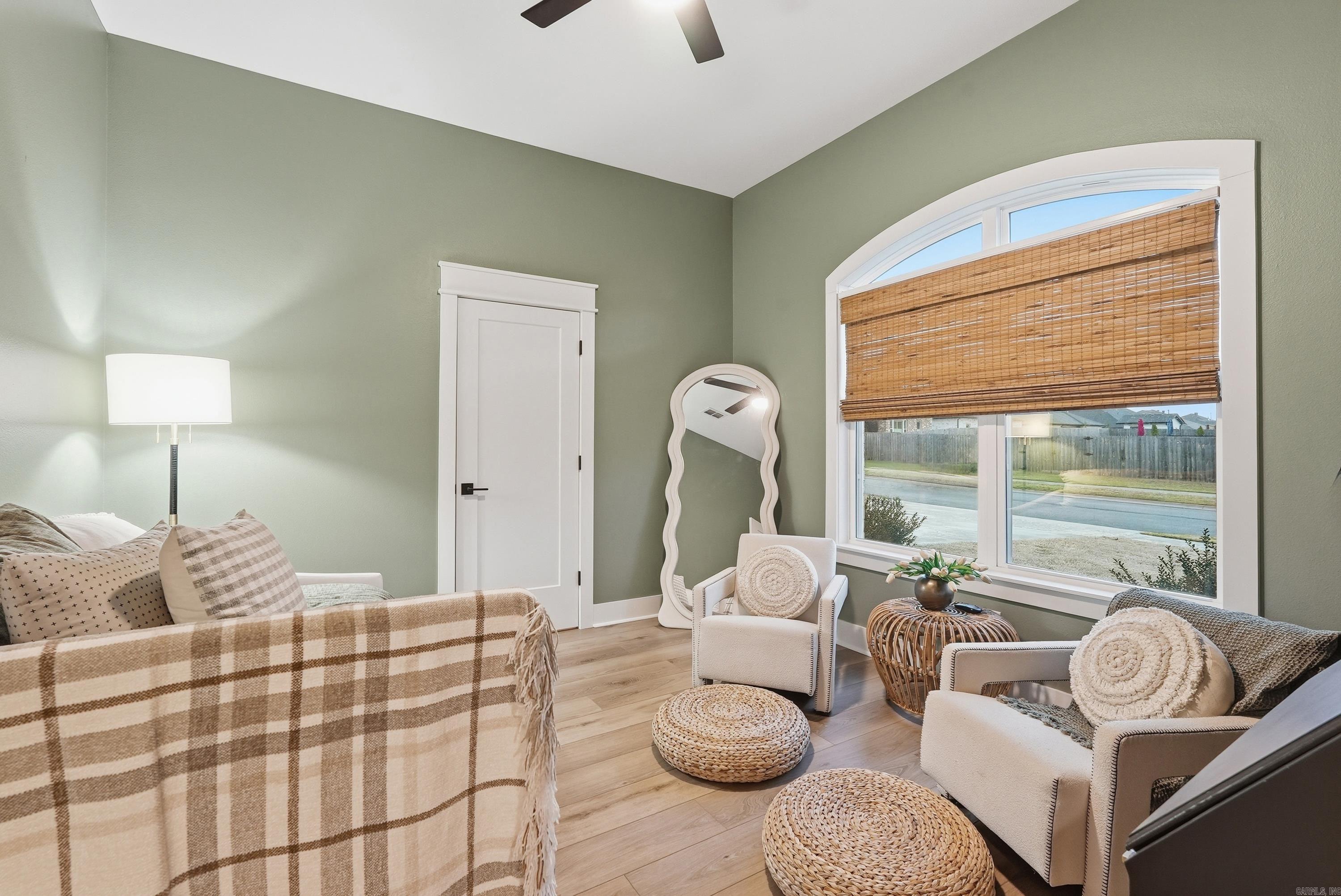 IVY PLACE - Residential