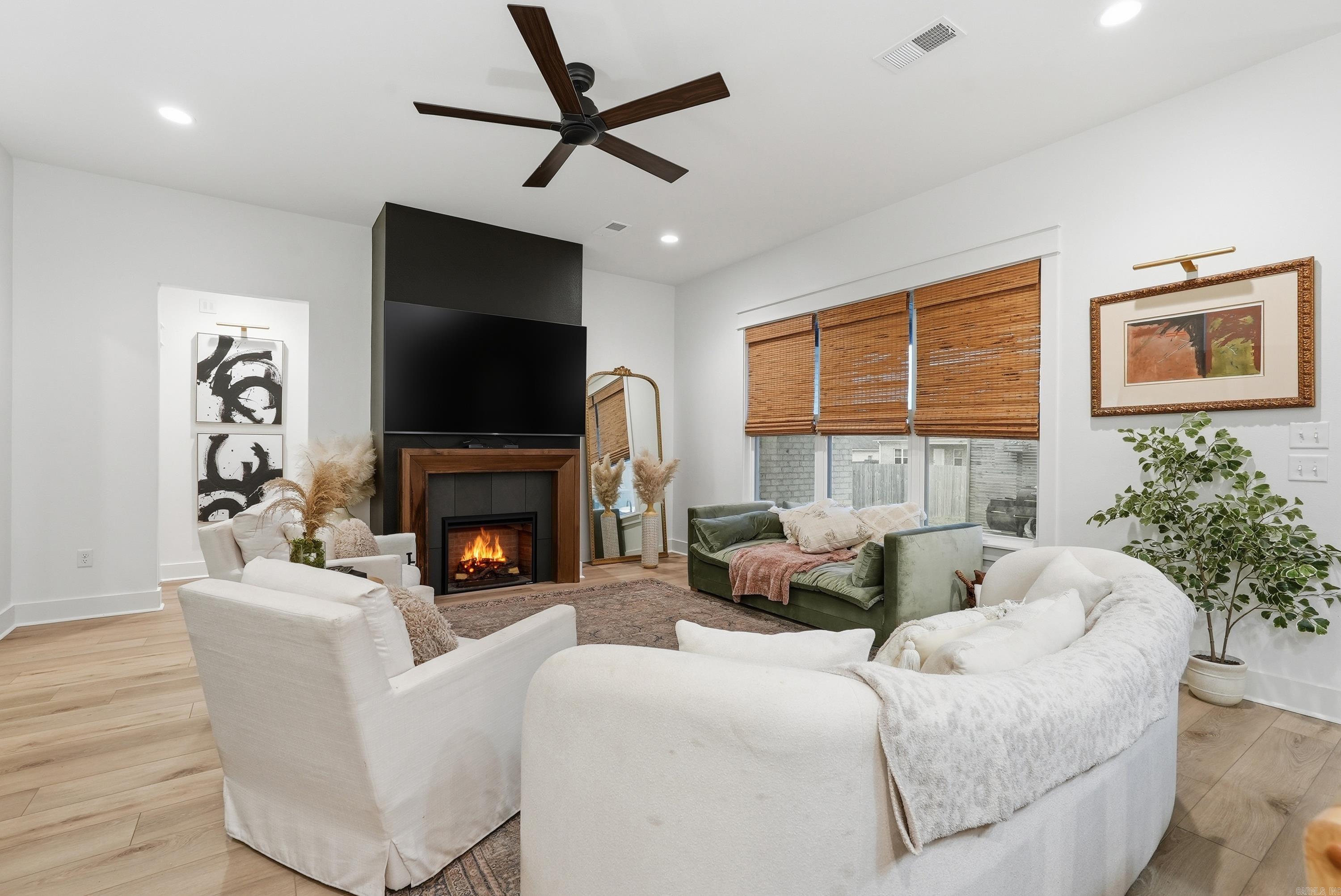 IVY PLACE - Residential