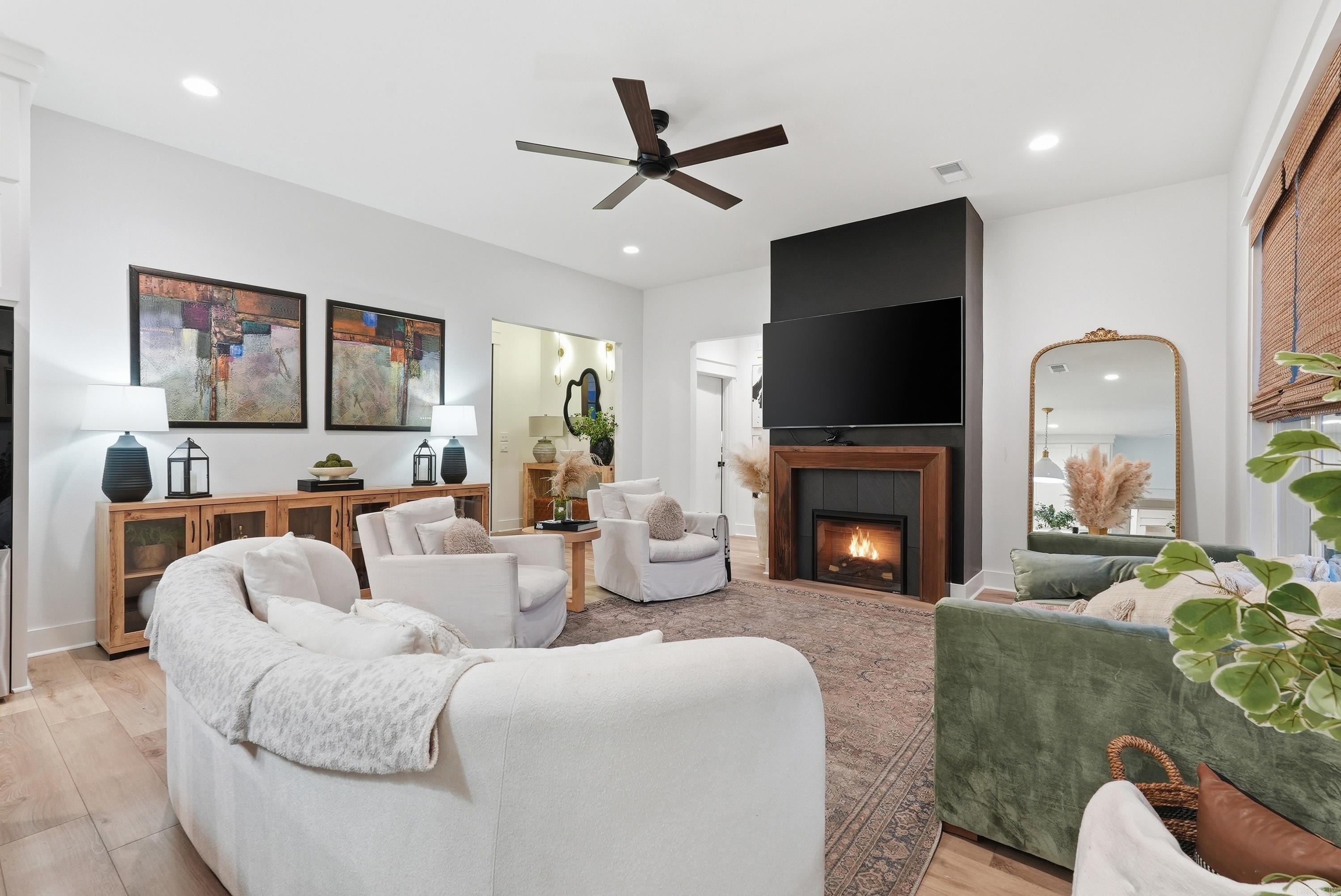 IVY PLACE - Residential