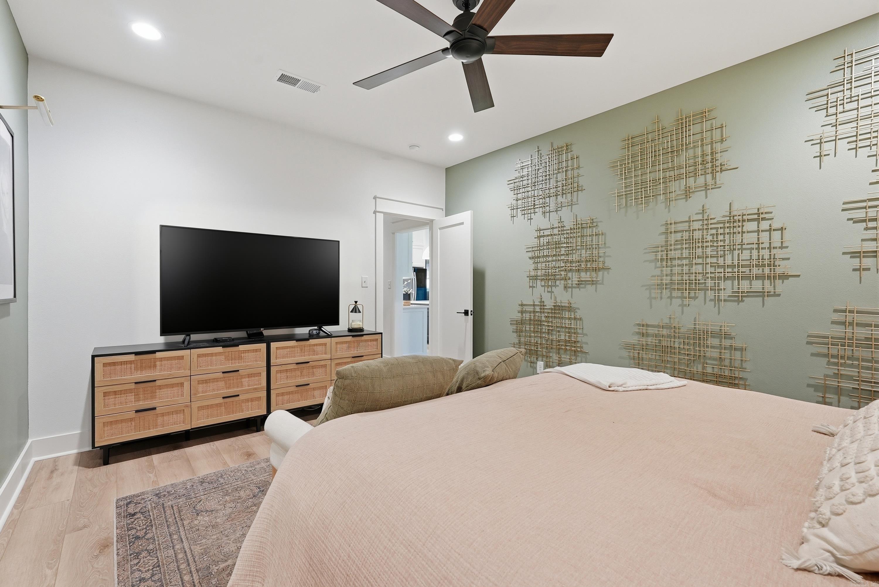 IVY PLACE - Residential