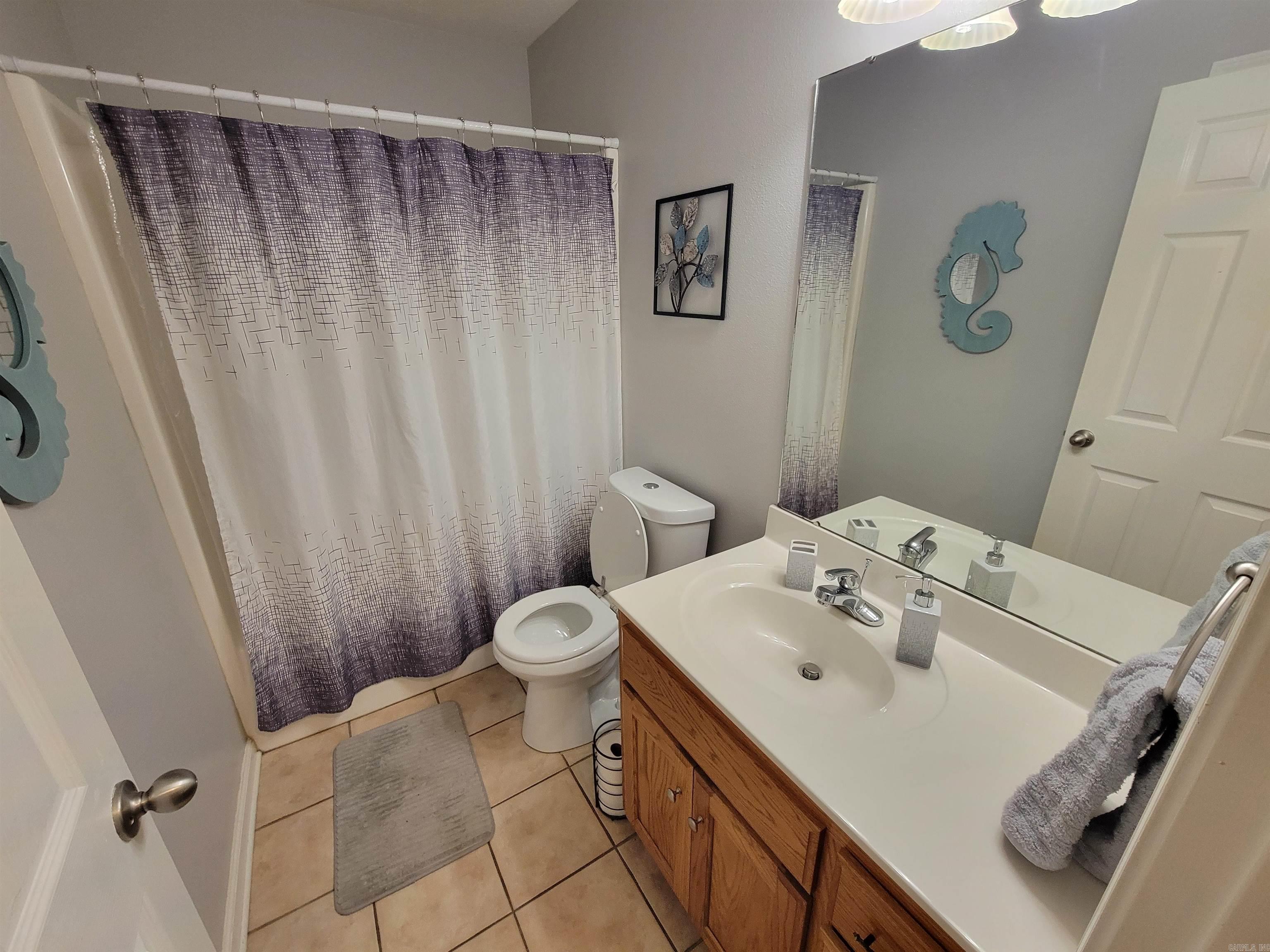 NORTH HILLS ESTATES - Residential