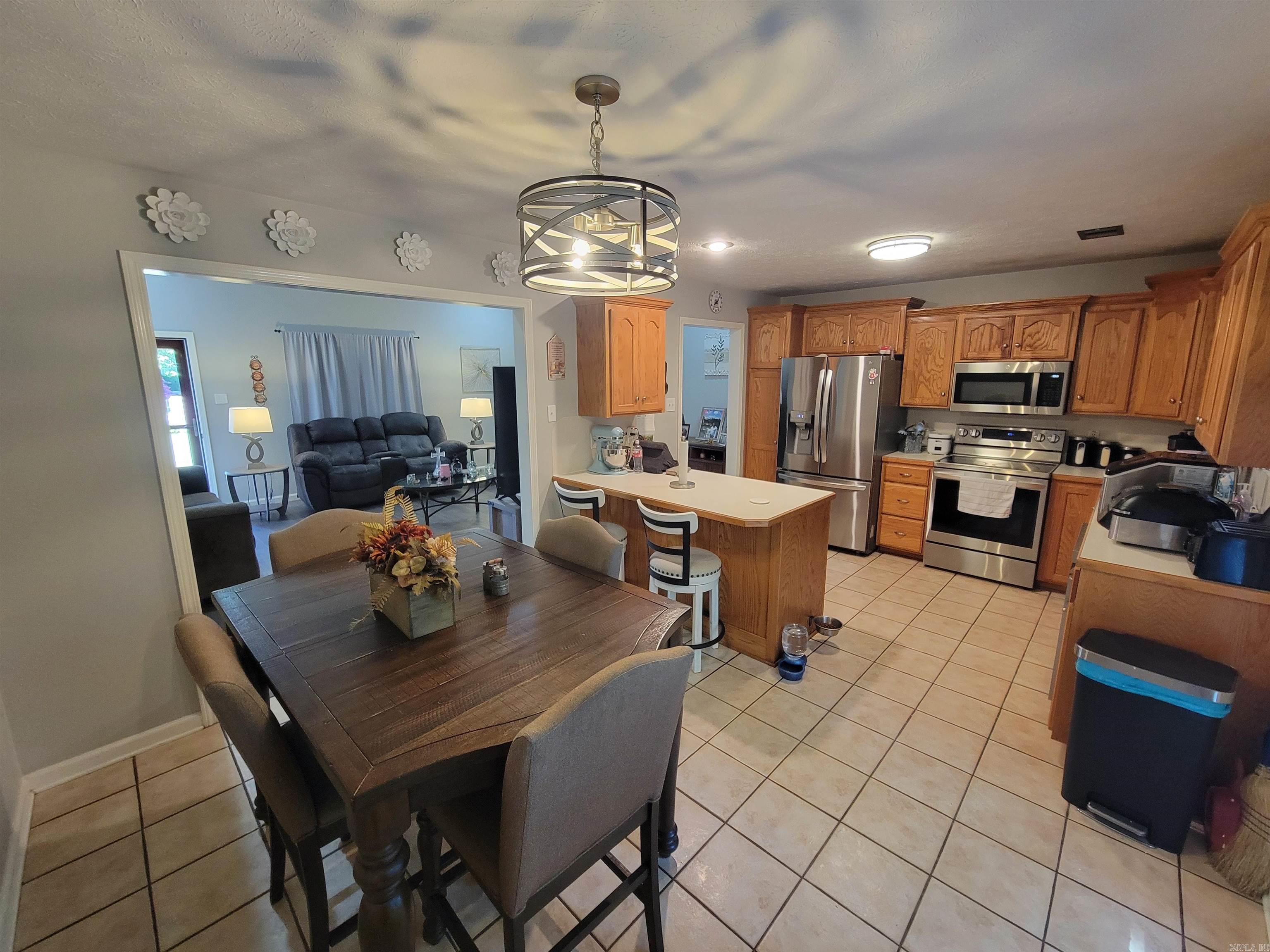 NORTH HILLS ESTATES - Residential