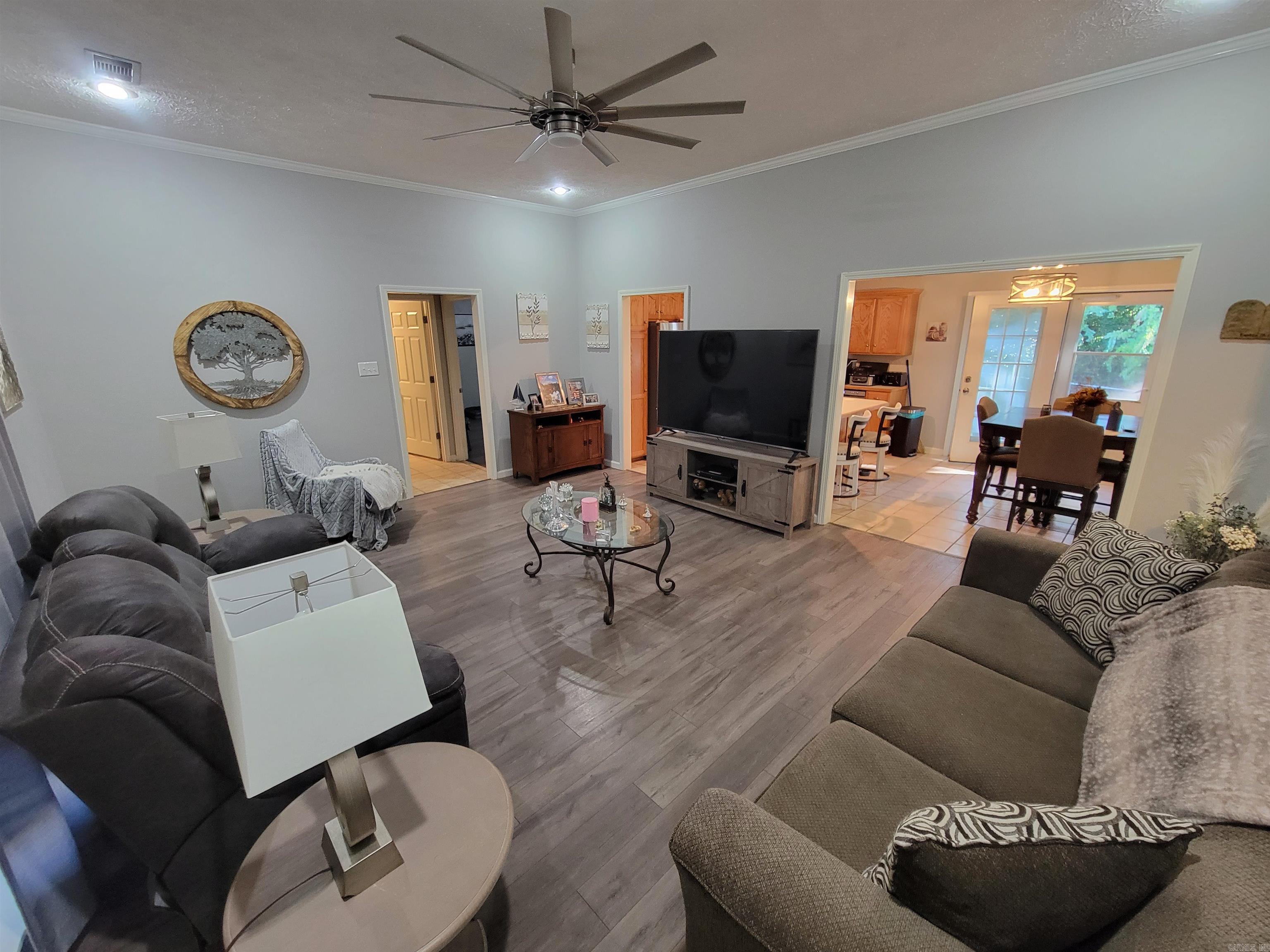 NORTH HILLS ESTATES - Residential