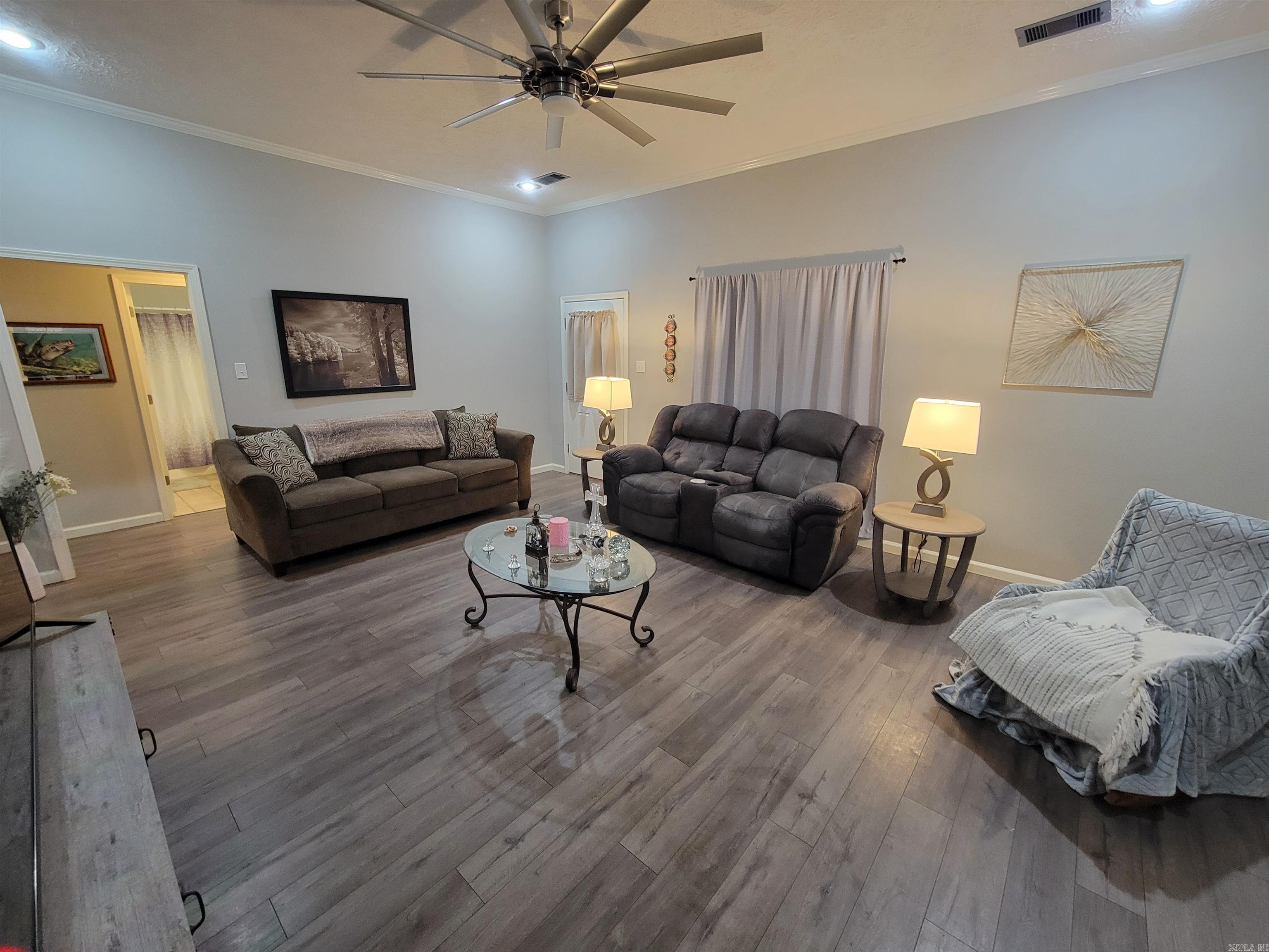 NORTH HILLS ESTATES - Residential