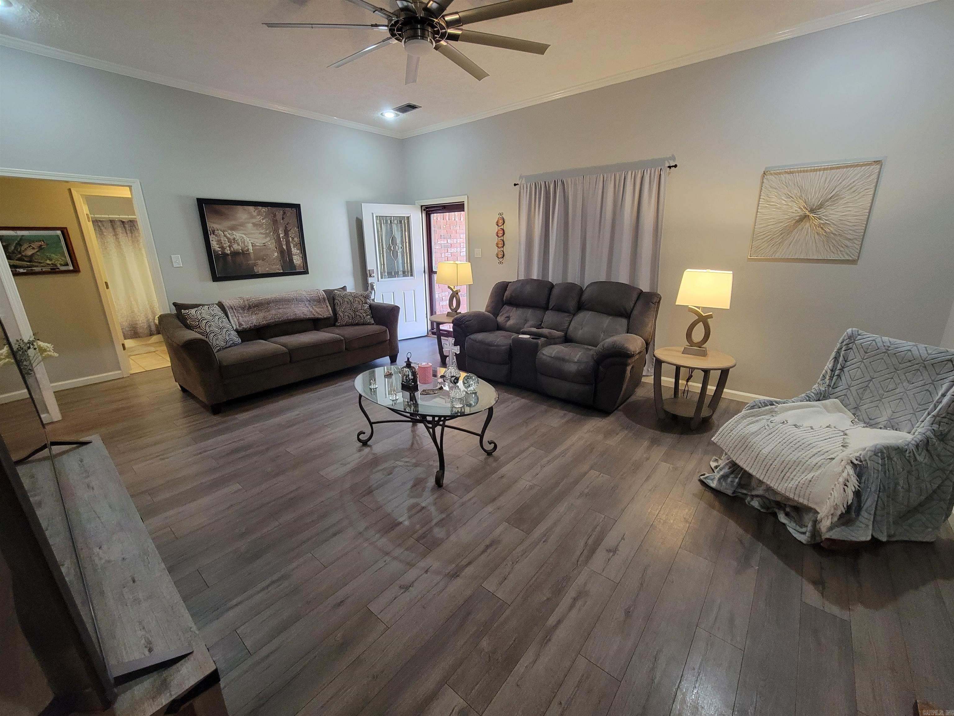 NORTH HILLS ESTATES - Residential