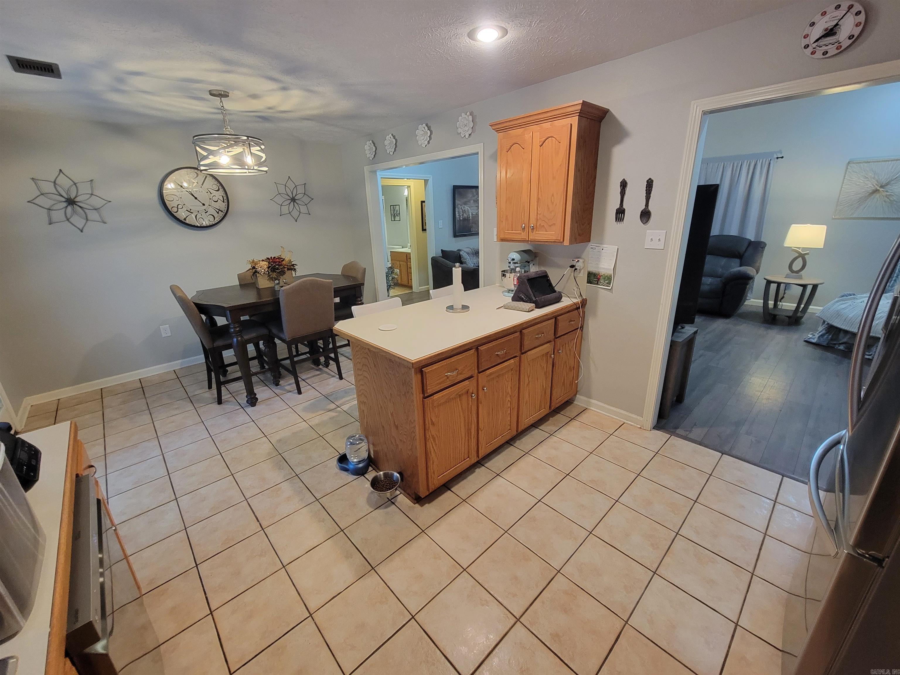 NORTH HILLS ESTATES - Residential