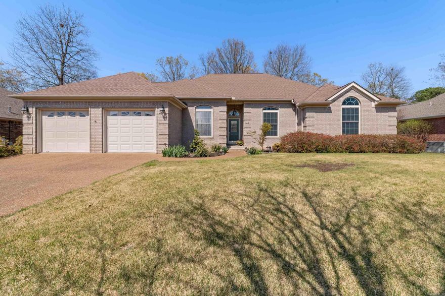 Charming, upscale and inviting, this well maintained home offers a warm, traditional interior and is located on a cul-de-sac in one of the most sought after subdivisions in the heart of Heber Springs.   This beautiful home is move in ready with large spacious rooms, a 4th bedroom could be used as an office if needed, tankless hot water heater, whole house generator, quartz counters, luxury vinyl floors, sprinkler system, gas fireplace, sunroom, bonus room, two car garage, everything you need!!