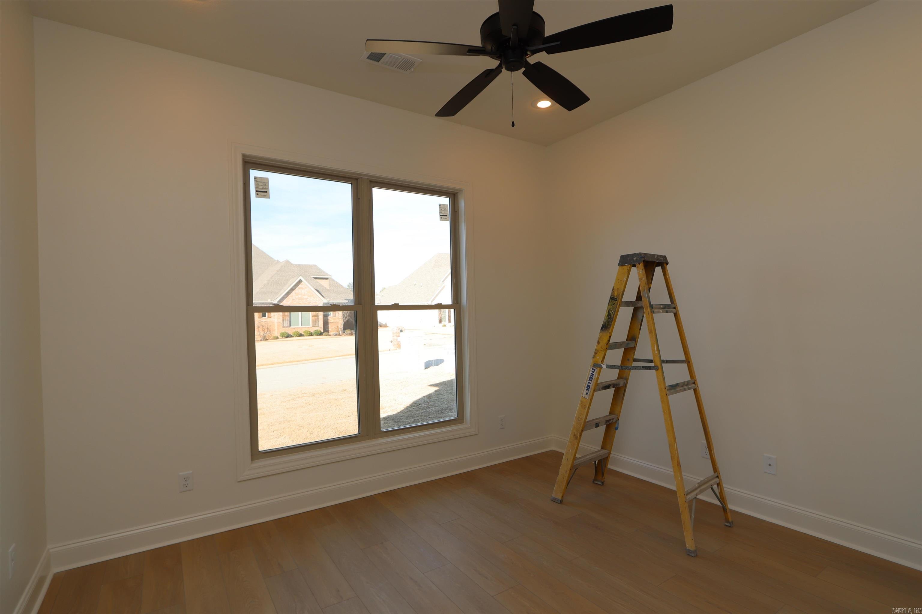 JAMESTOWN MANOR - Residential