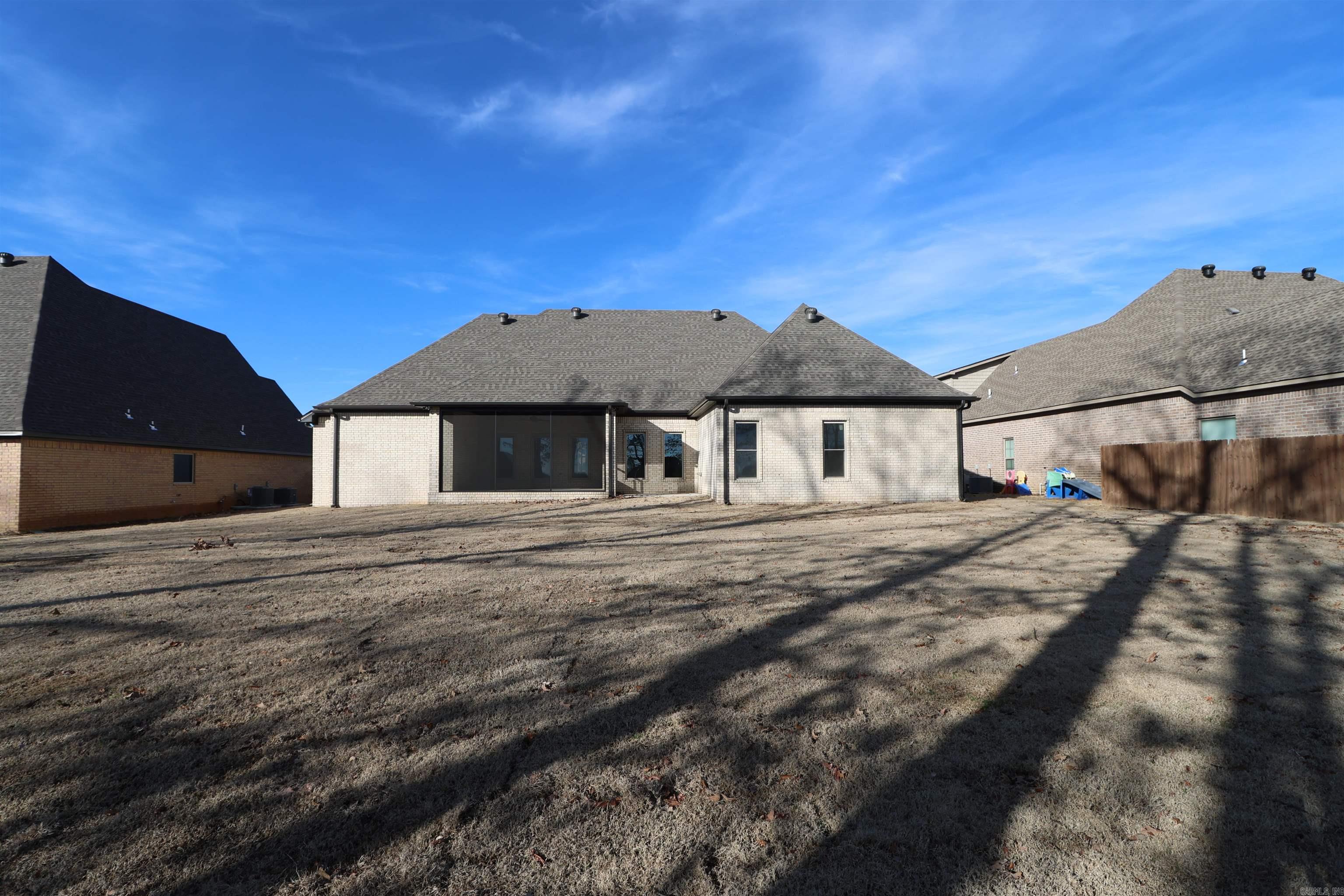 JAMESTOWN MANOR - Residential