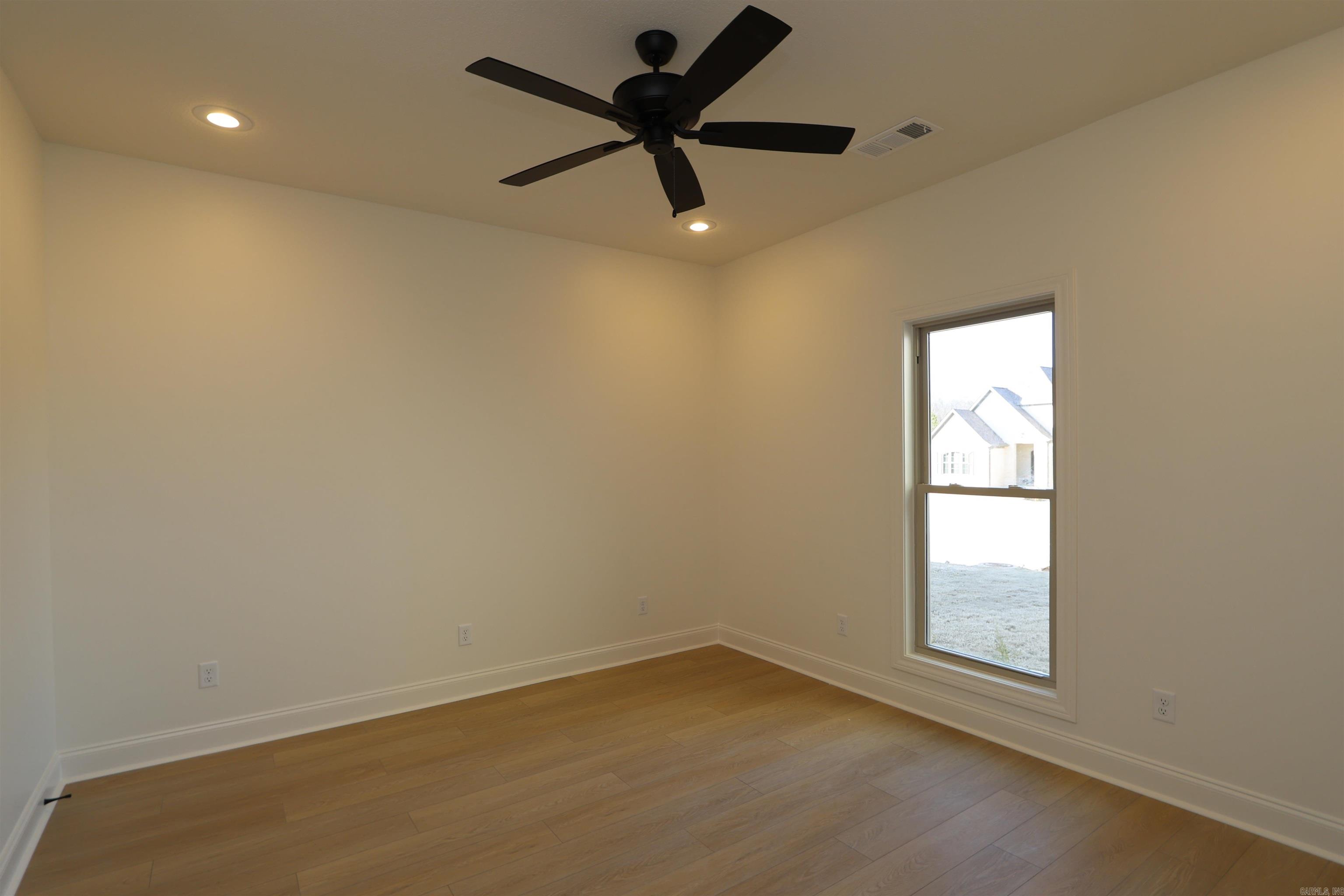 JAMESTOWN MANOR - Residential