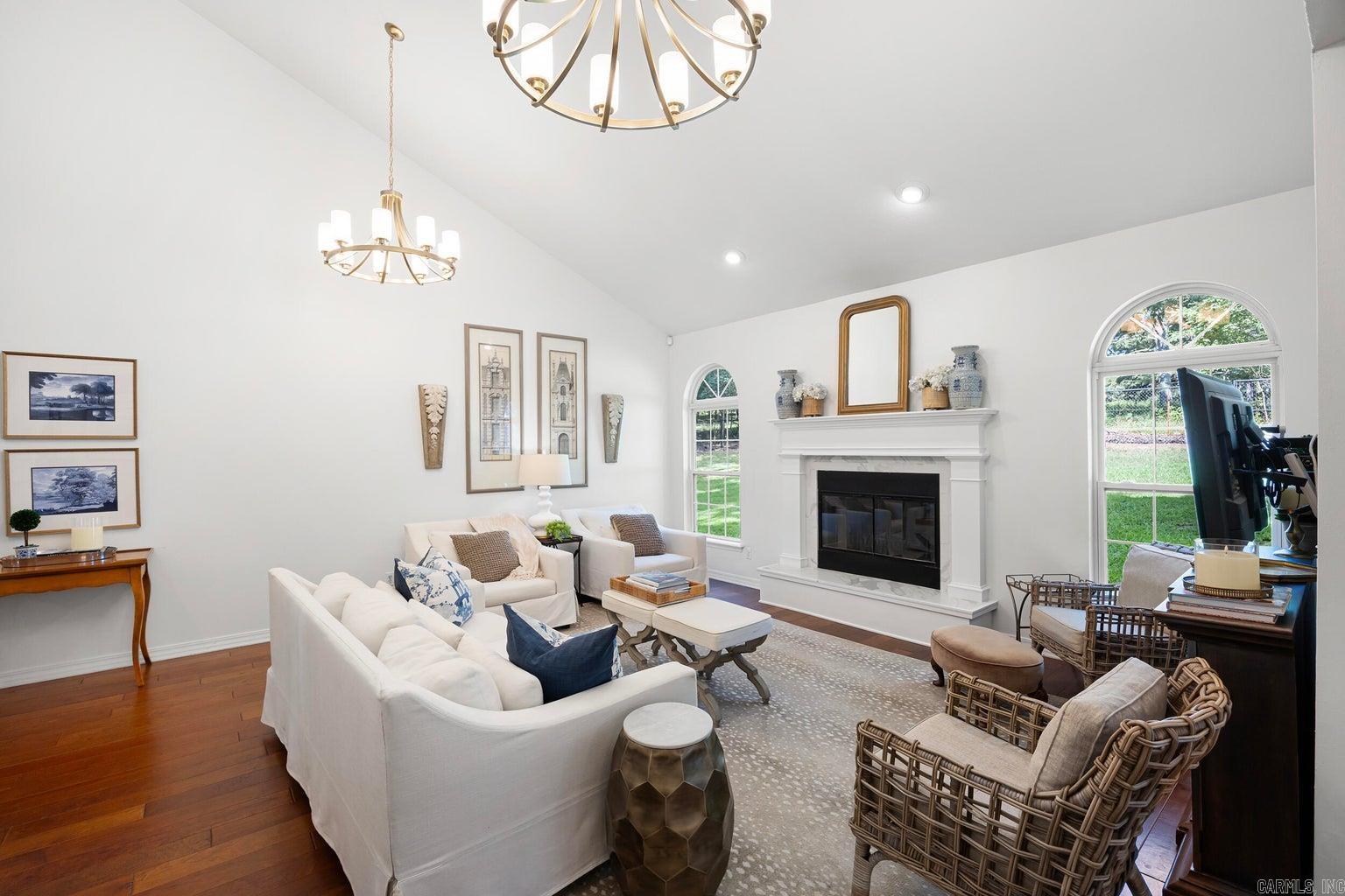 NORTHRIDGE - Residential