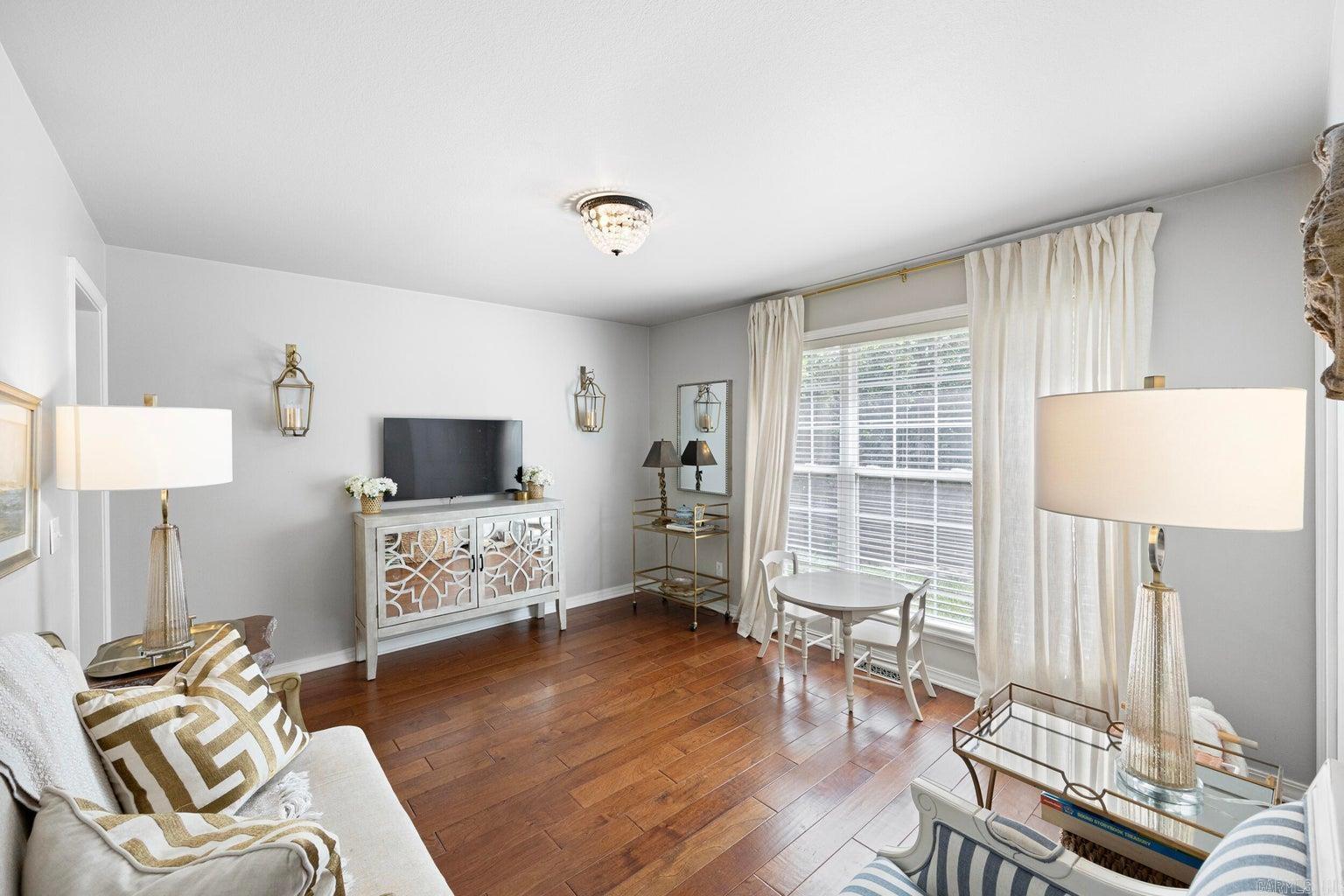 NORTHRIDGE - Residential