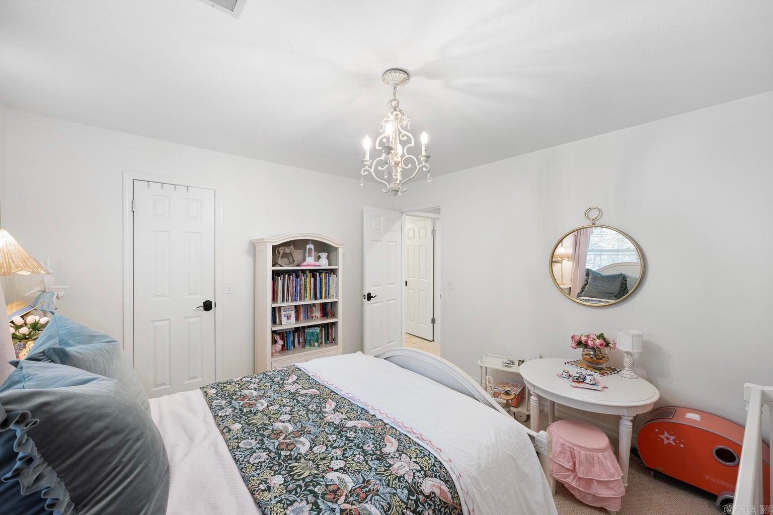 NORTHRIDGE - Residential