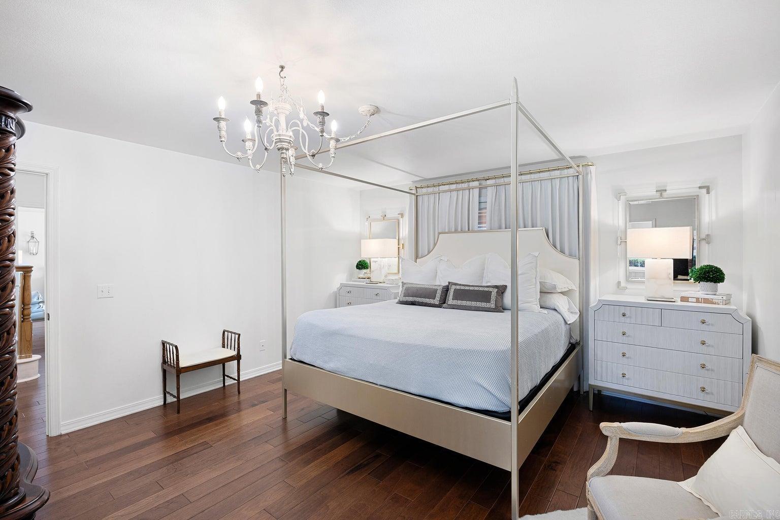 NORTHRIDGE - Residential