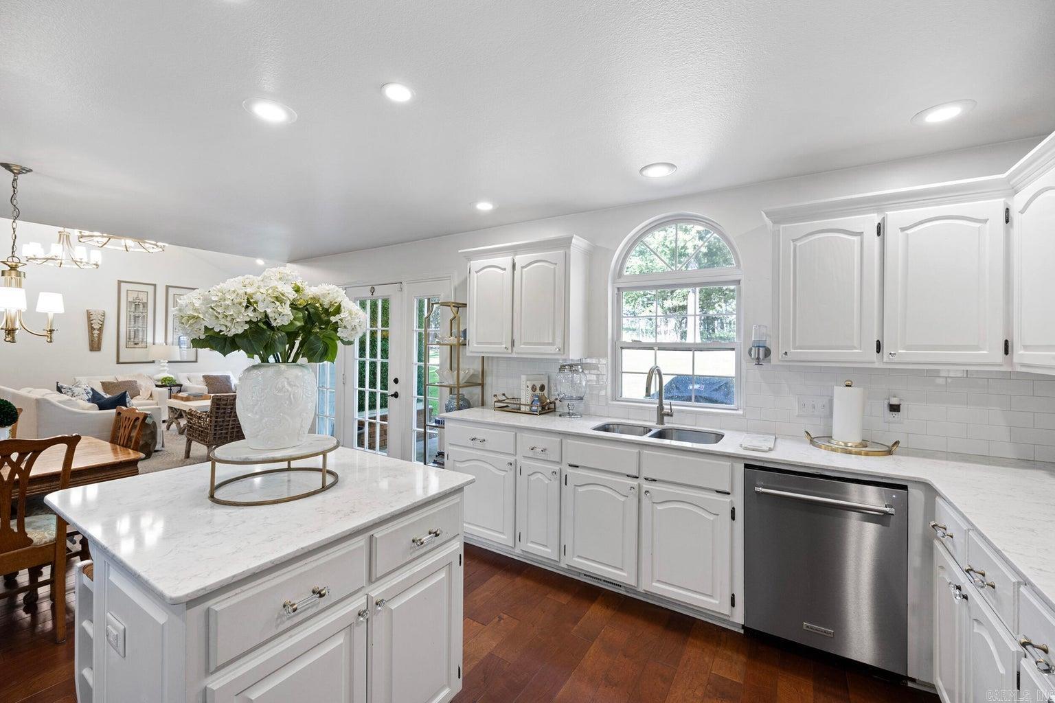 NORTHRIDGE - Residential