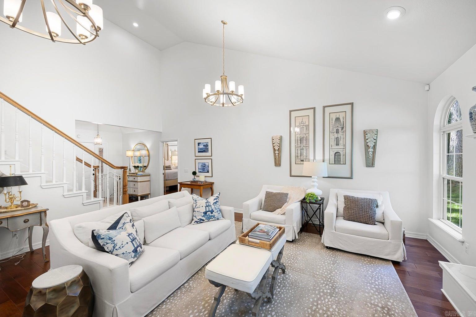 NORTHRIDGE - Residential