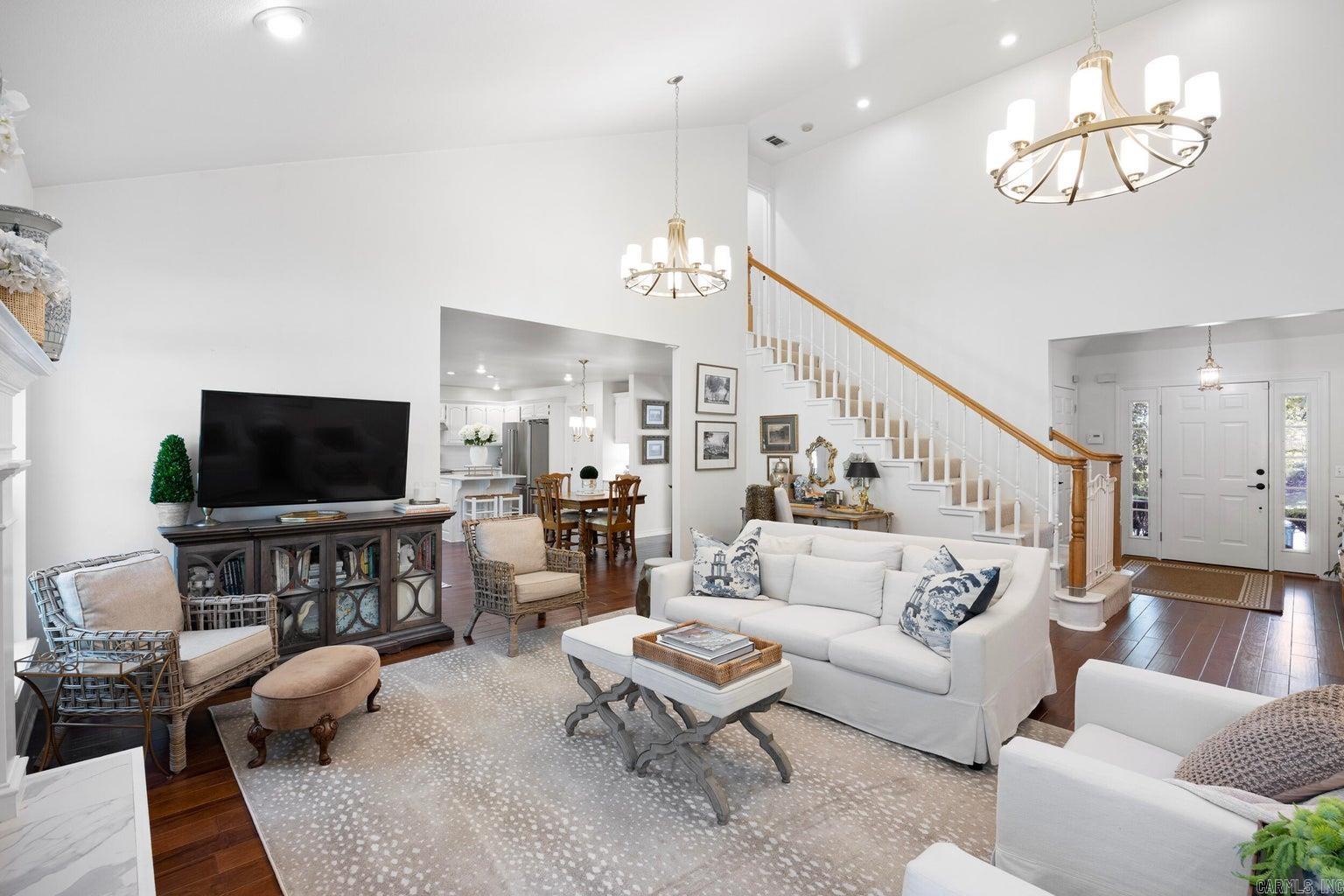 NORTHRIDGE - Residential