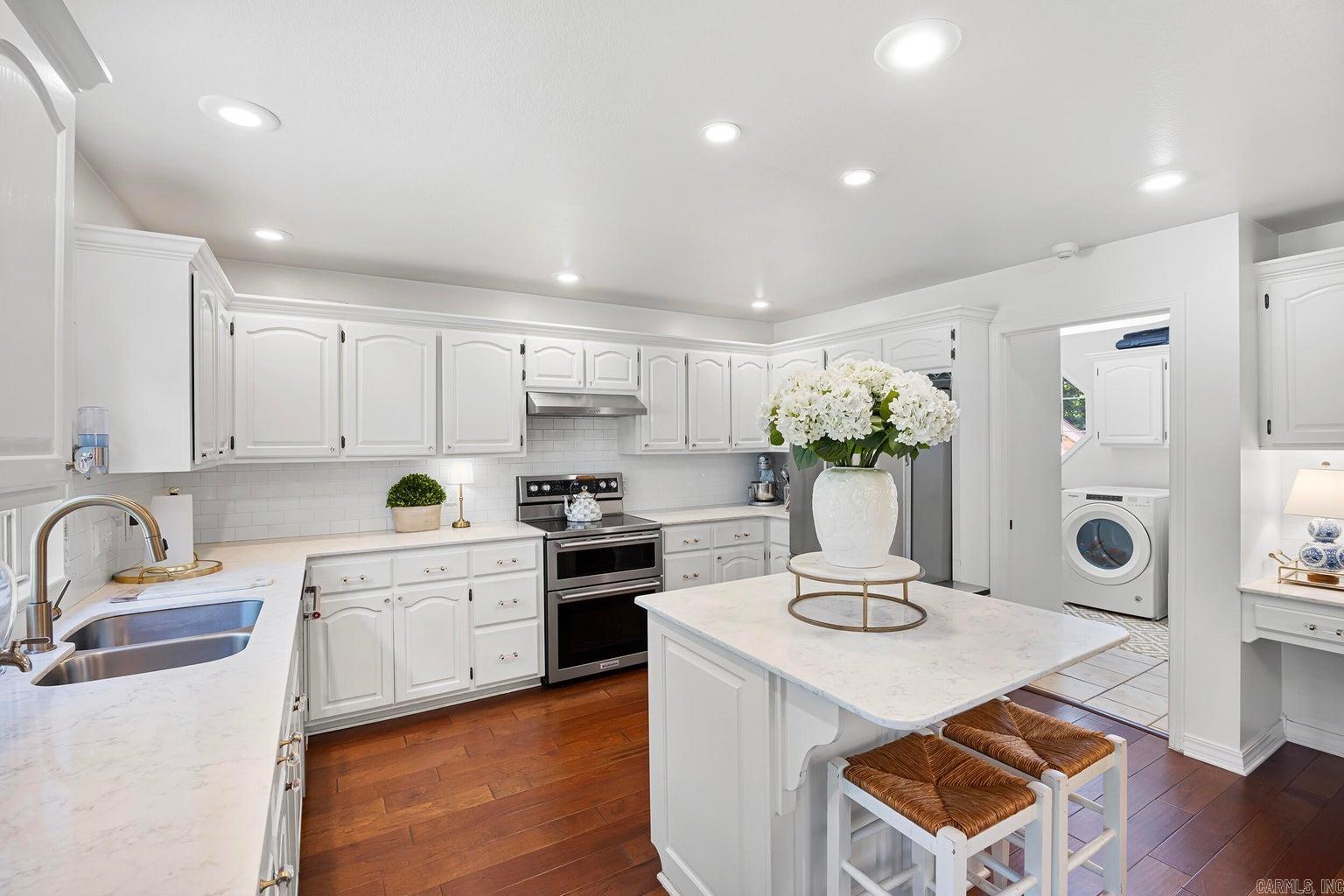 NORTHRIDGE - Residential