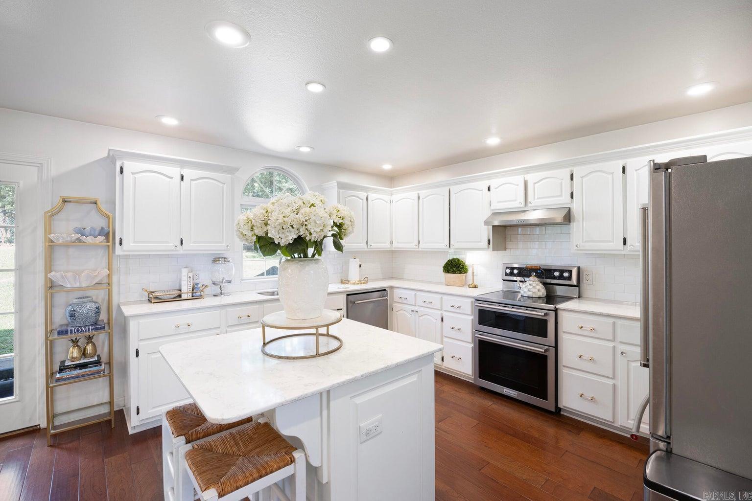 NORTHRIDGE - Residential