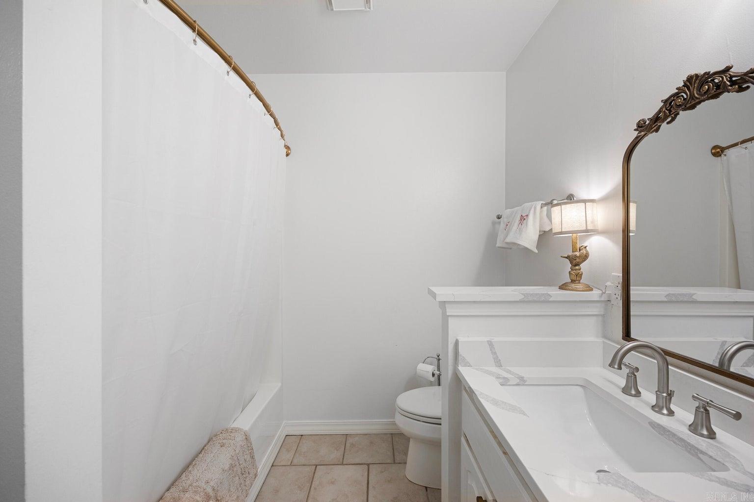 NORTHRIDGE - Residential