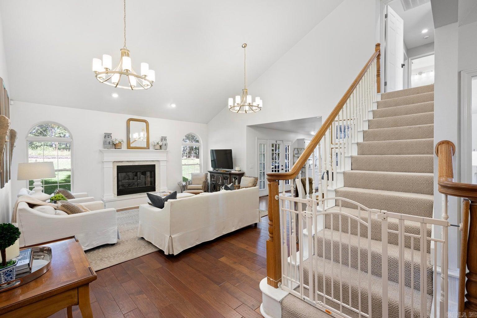 NORTHRIDGE - Residential