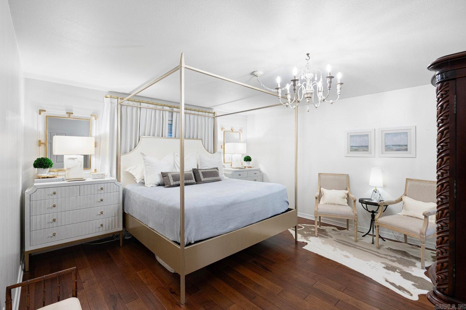 NORTHRIDGE - Residential