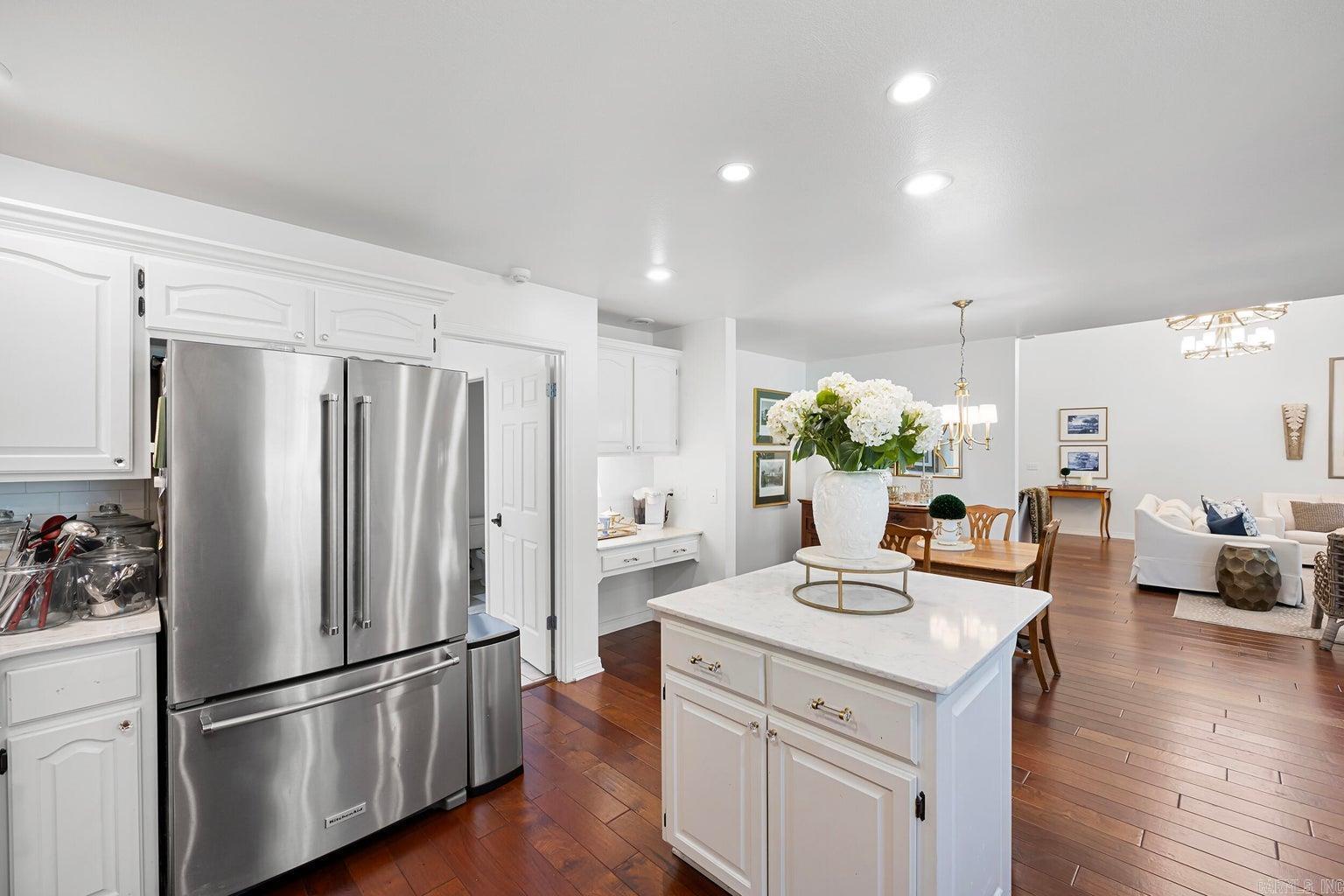 NORTHRIDGE - Residential