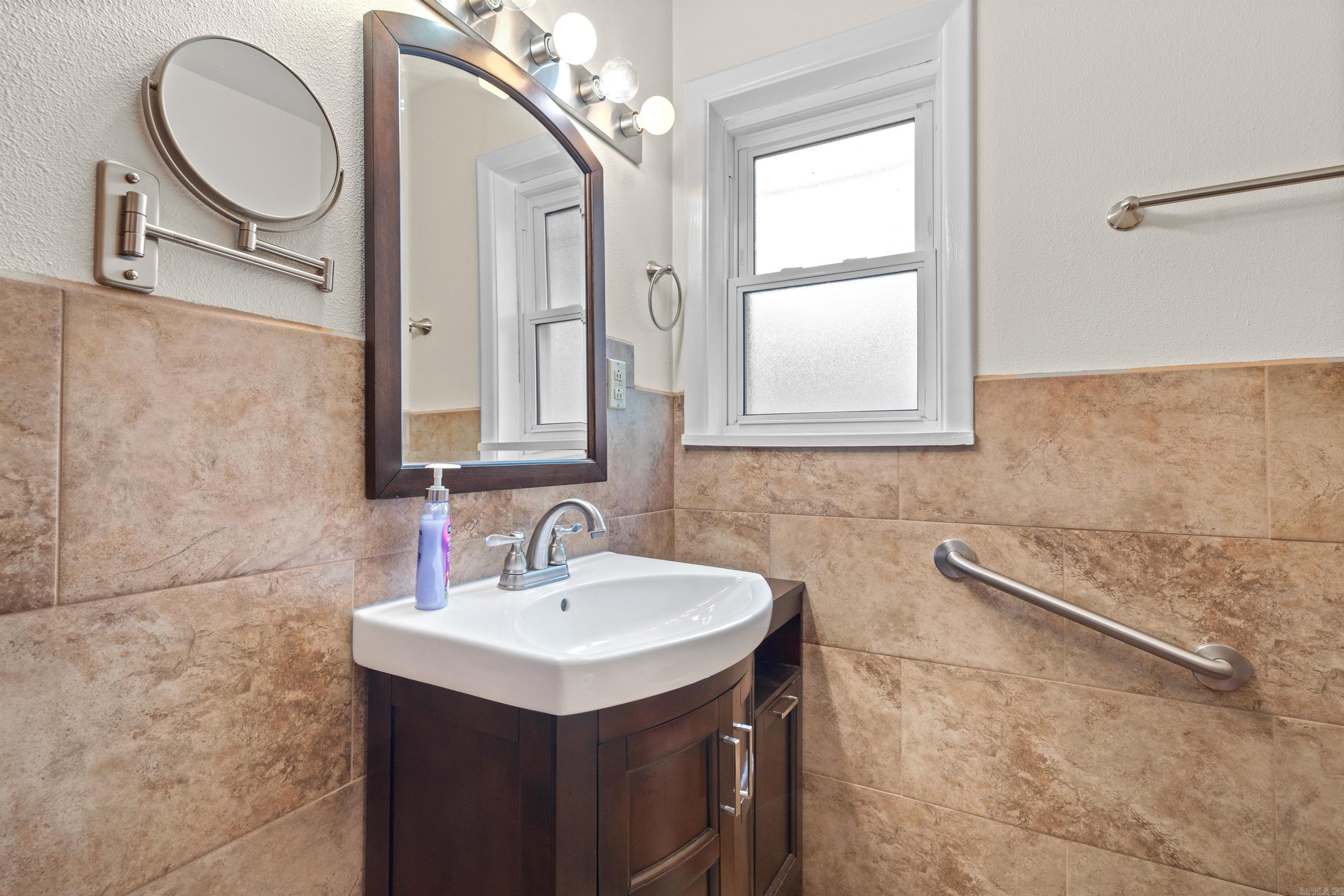 BEVERLY HILLS - Residential