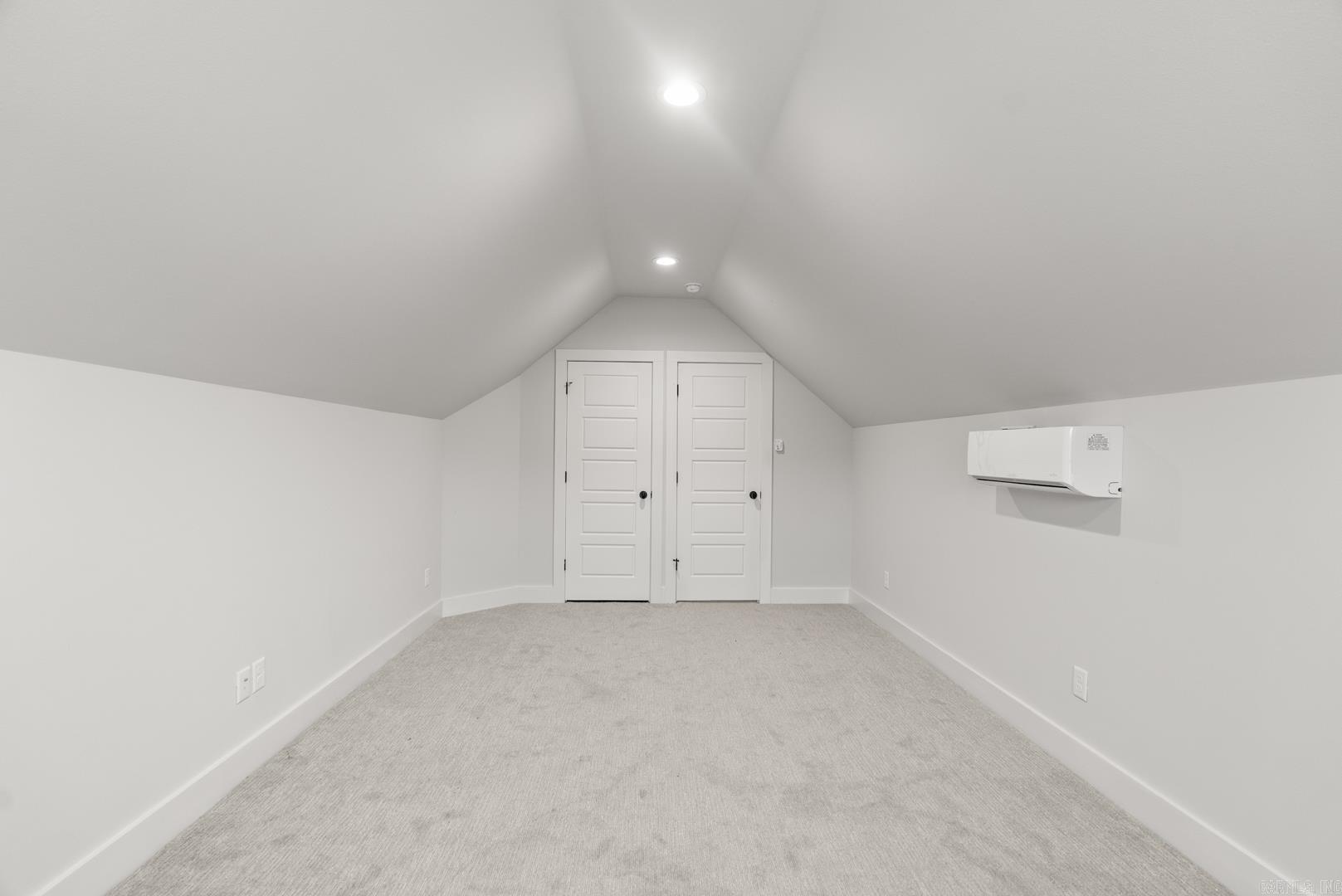 HURRICANE LAKE VILLA ESTATES - Residential