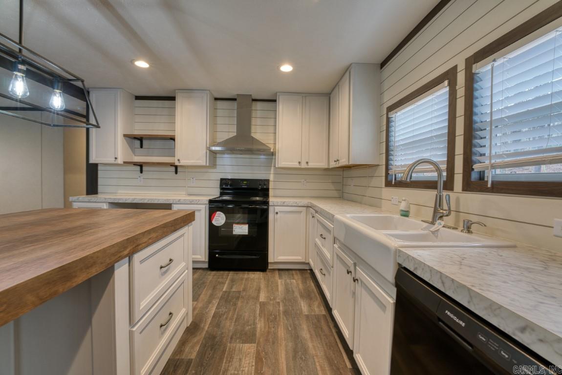 EDGEWOOD VILLAGE - Residential