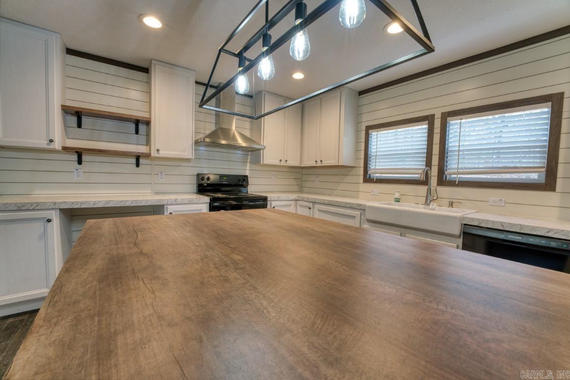 EDGEWOOD VILLAGE - Residential