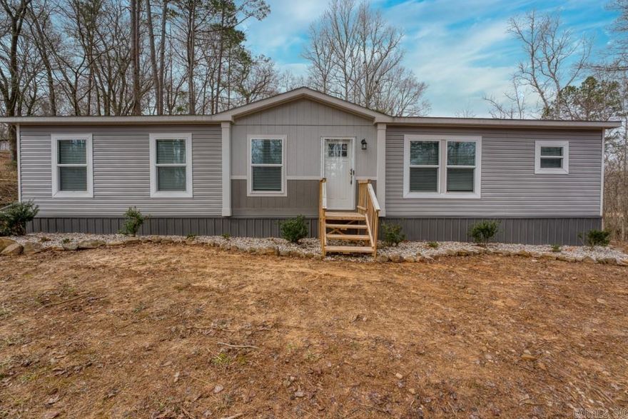 Brand new 2022, 3 bedroom, 2 bath, Clayton Mobile Home. New well and septic tank.  This is a must see!  Make it your primary residence or lake get-away.