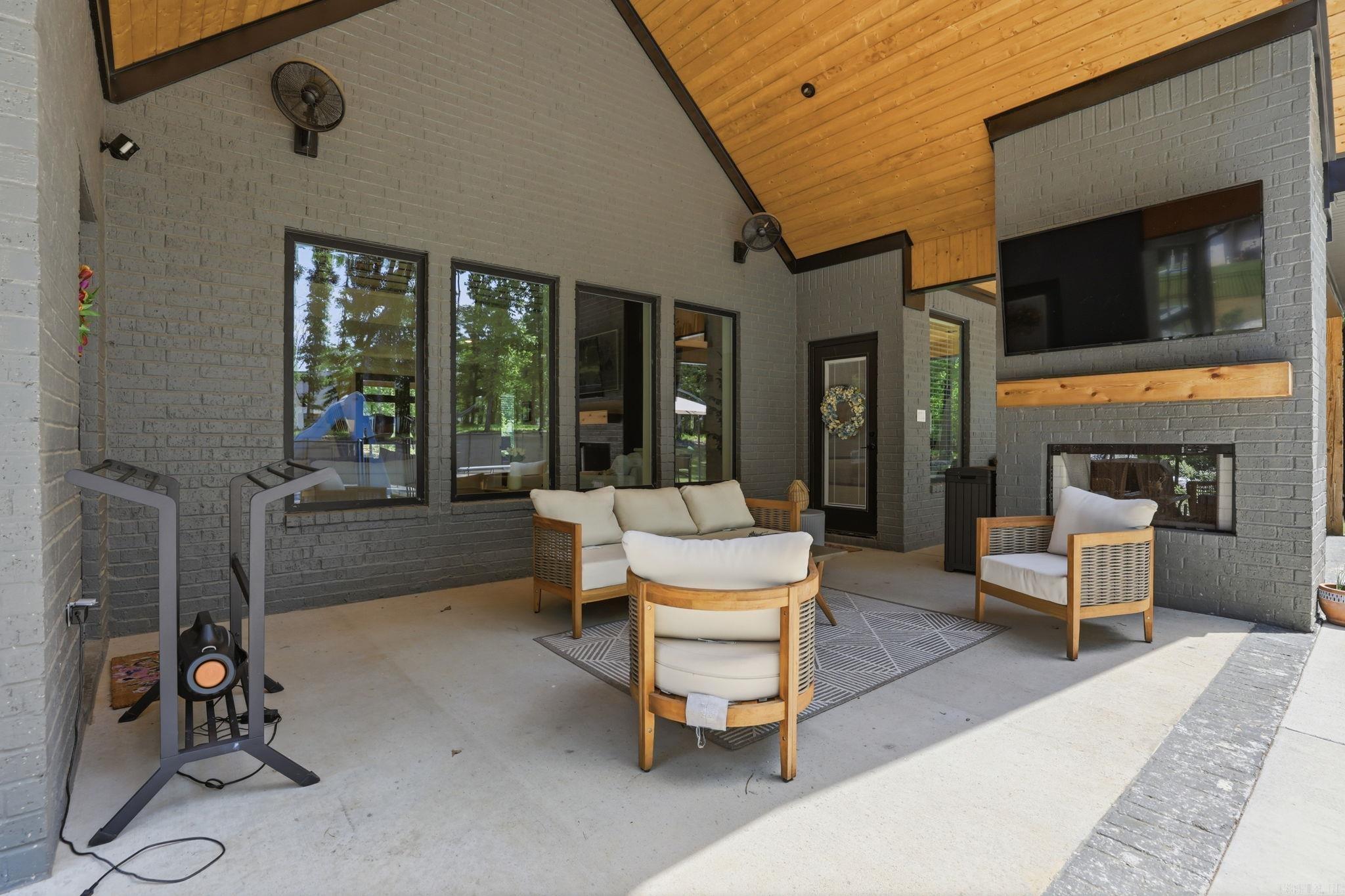 HAZEL OAK - Residential