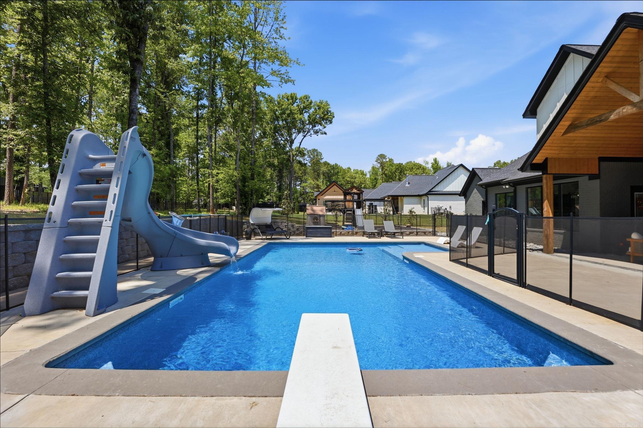 HAZEL OAK - Residential