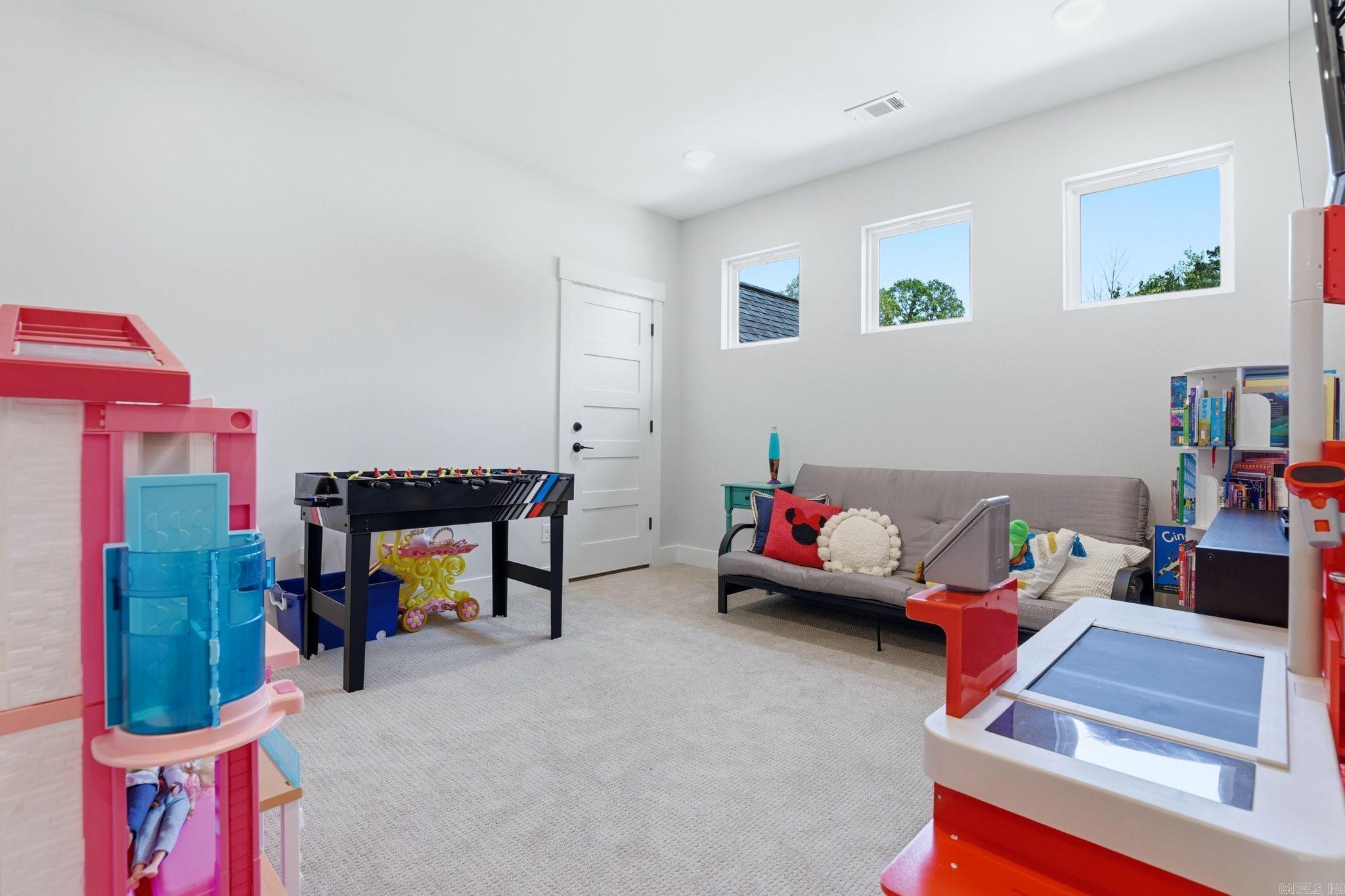 HAZEL OAK - Residential