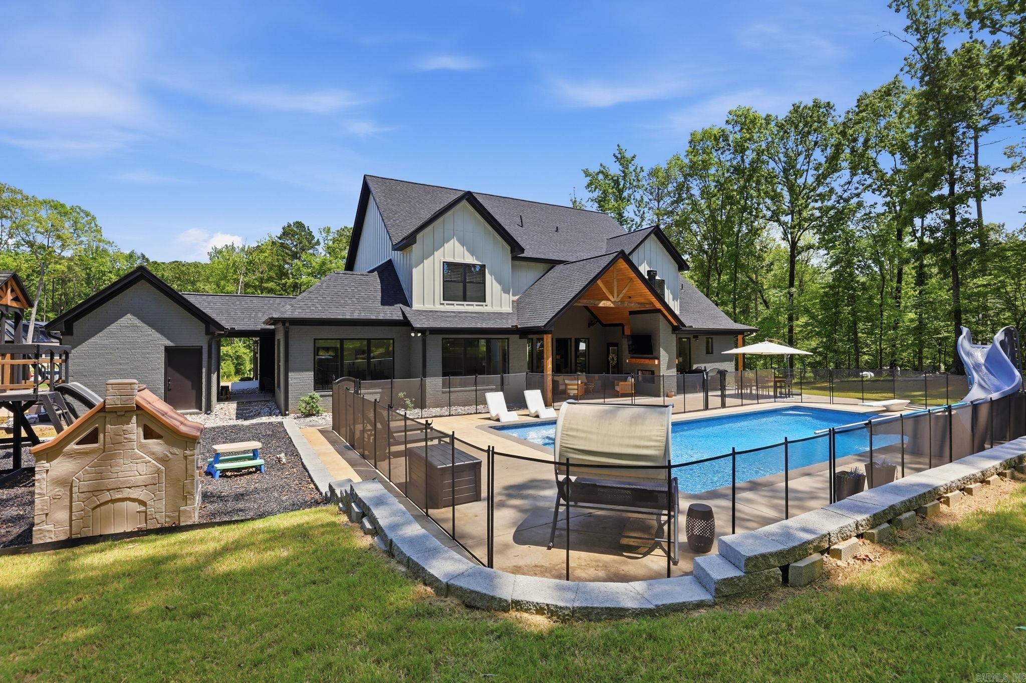 HAZEL OAK - Residential