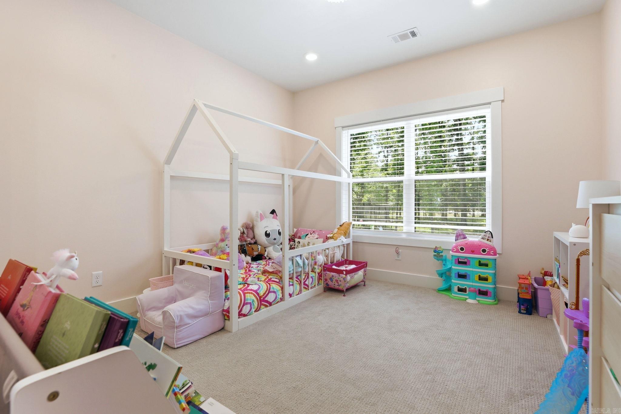 HAZEL OAK - Residential