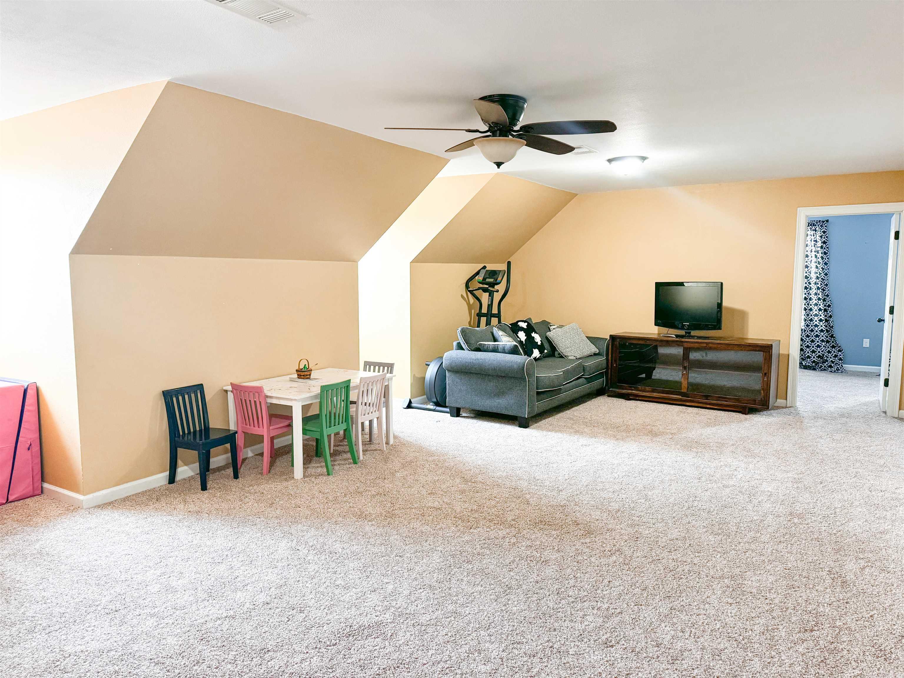 ROLLING MEADOWS (UNREC) - Residential